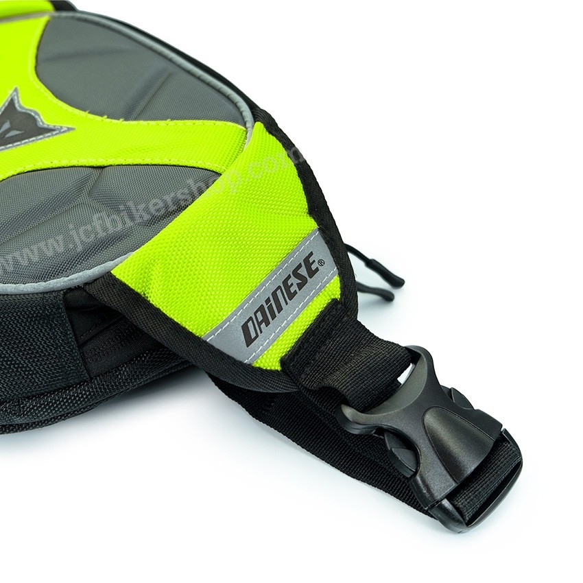 กระเป๋าคาดเอว Dainese D-Exchange เล็ก สีเทา-เขียว