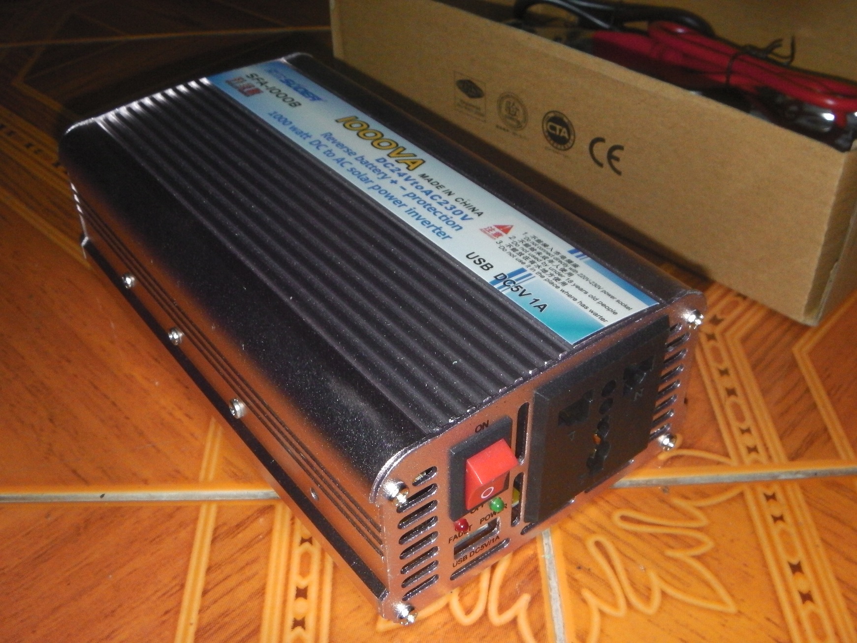 อินเวอร์เตอร์ 1000w SUOER (SFA-1000A-B) ชนิดคลื่นโมดิฟายเวฟ แปลงไฟจากแบตเตอรี่เป็นไฟบ้าน 220v มีฟิวส์ป้องกันในตัว