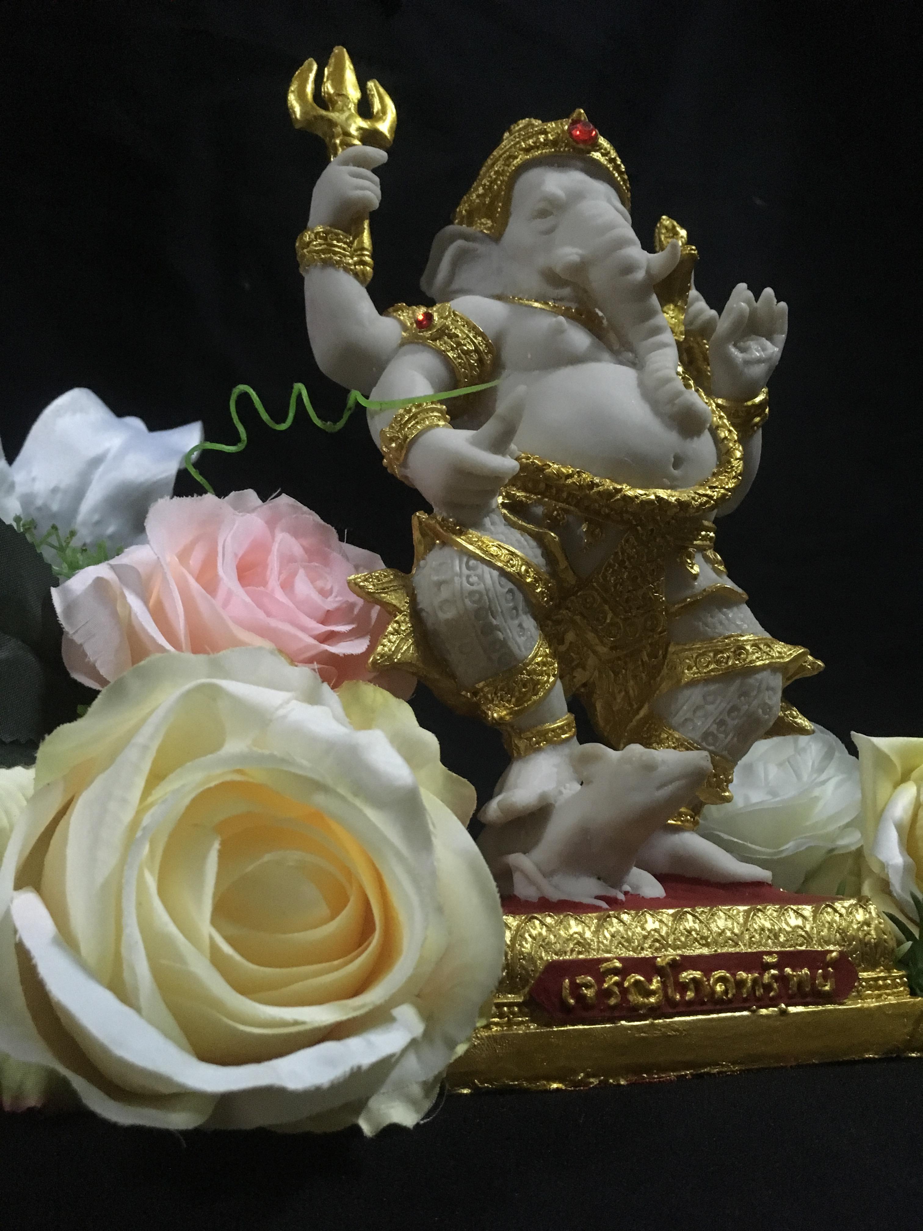 พระพิฆเนศ ปางเจริญโภคทรัพย์