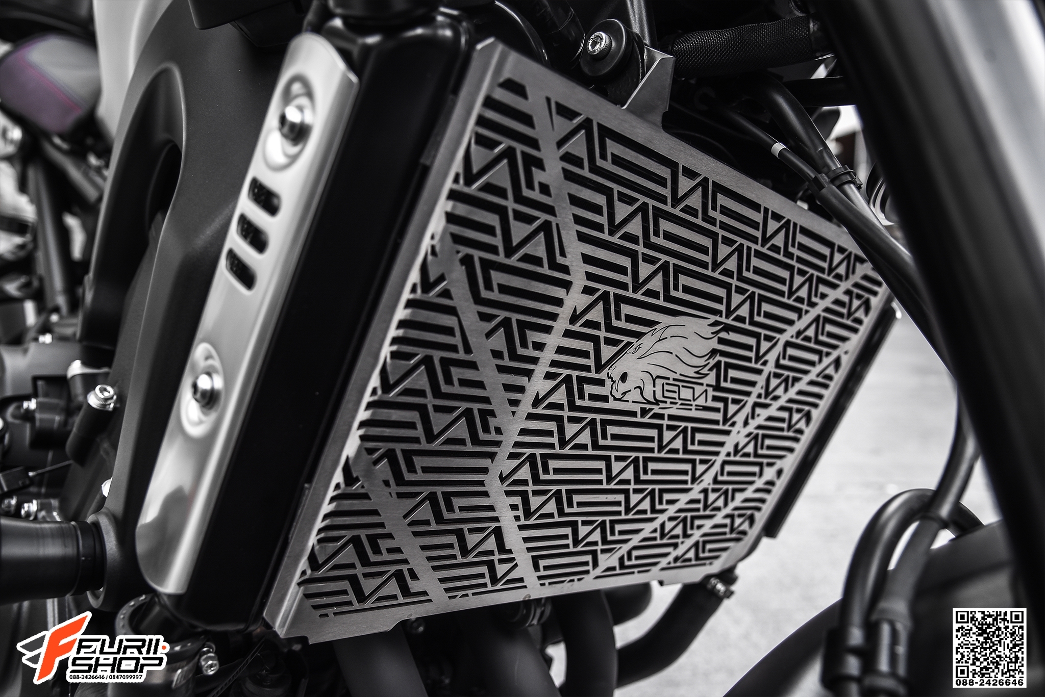 การ์ดหม้อน้ำ LEON FOR YAMAHA XSR900