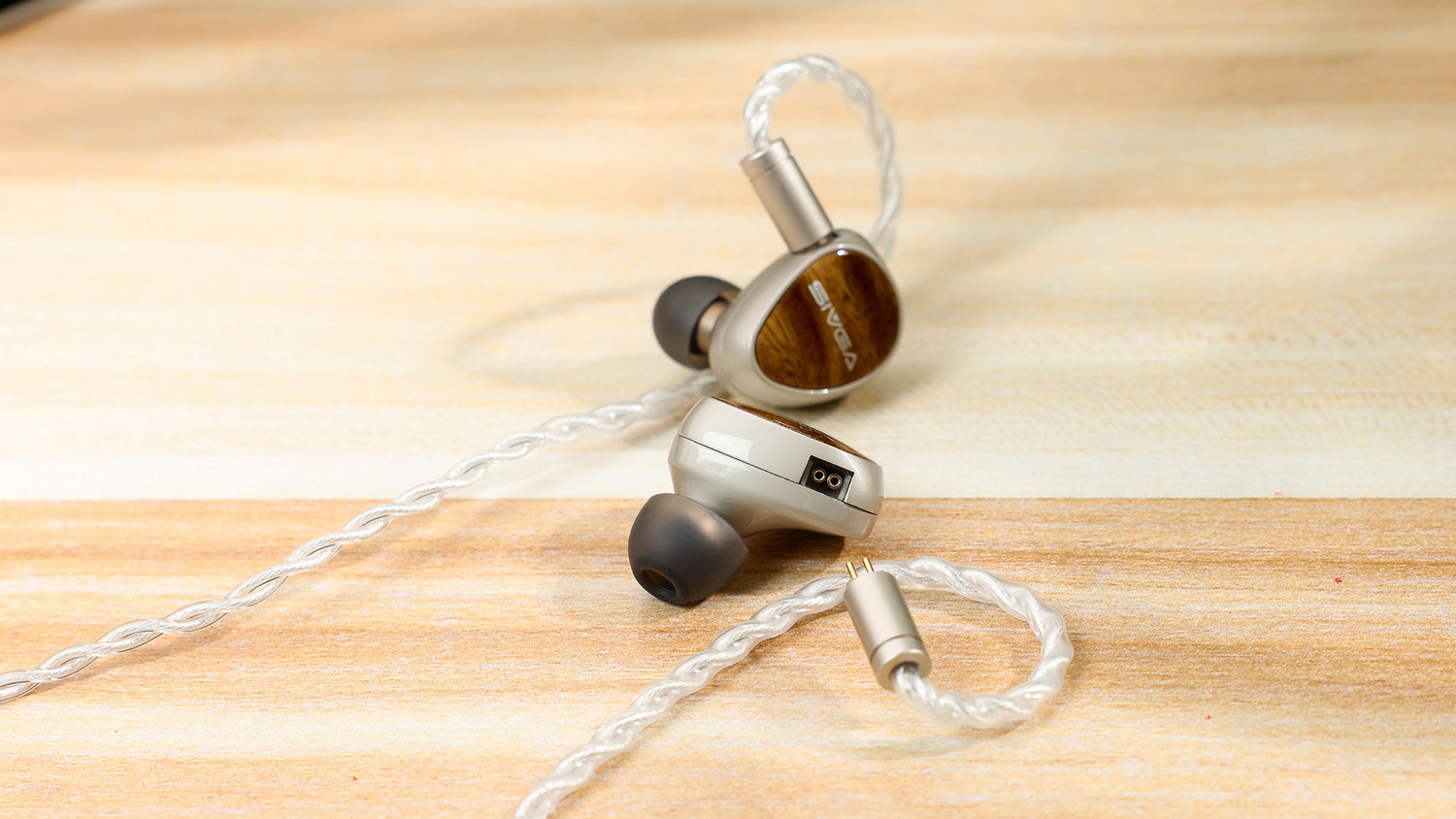 Sivga QueUTG หูฟัง IEMs ไดรเวอร์ Dynamic ไดอะแฟรมกระจกแบน ปลั๊กหูฟังถอดเปลี่ยนได้ ประกันศูนย์ไทย