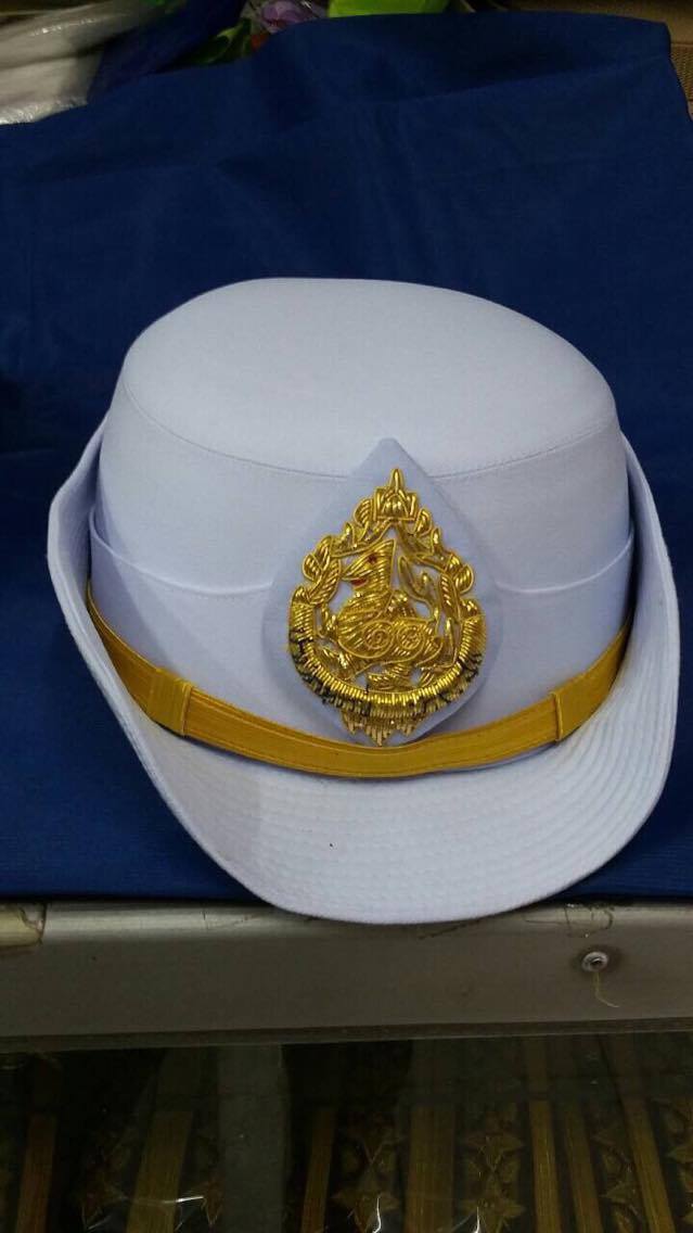 หมวกหม้อตาลหญิงสีขาว หน้าสิงห์