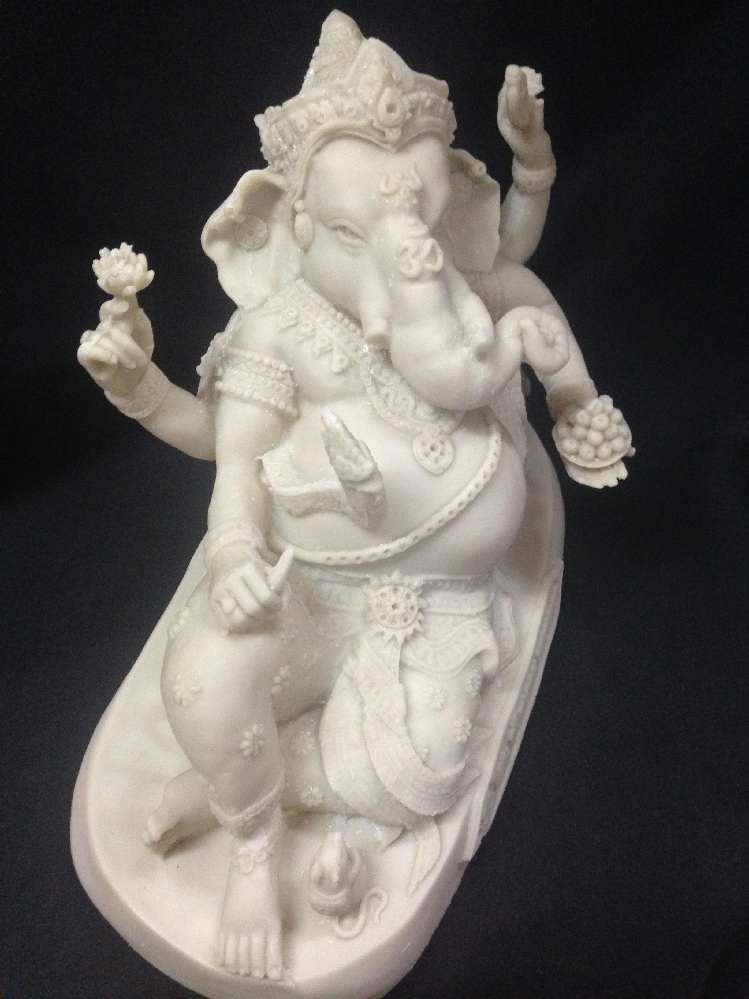 พระพิฆเนศปางนอนเสวยสุข 4 กร เนื้อเรซิ่น สีขาวล้วน