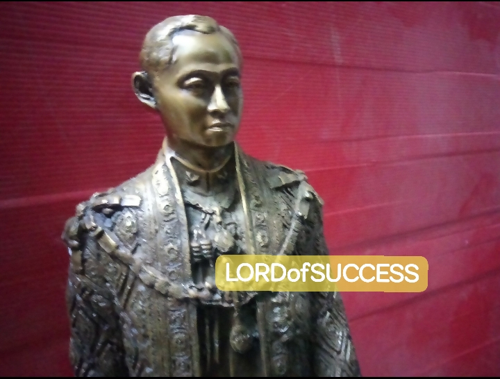 รูปหล่อทองเหลือง รัชกาลที่๙ พร้อมฉลองพระเนตร สูง 21 นิ้ว