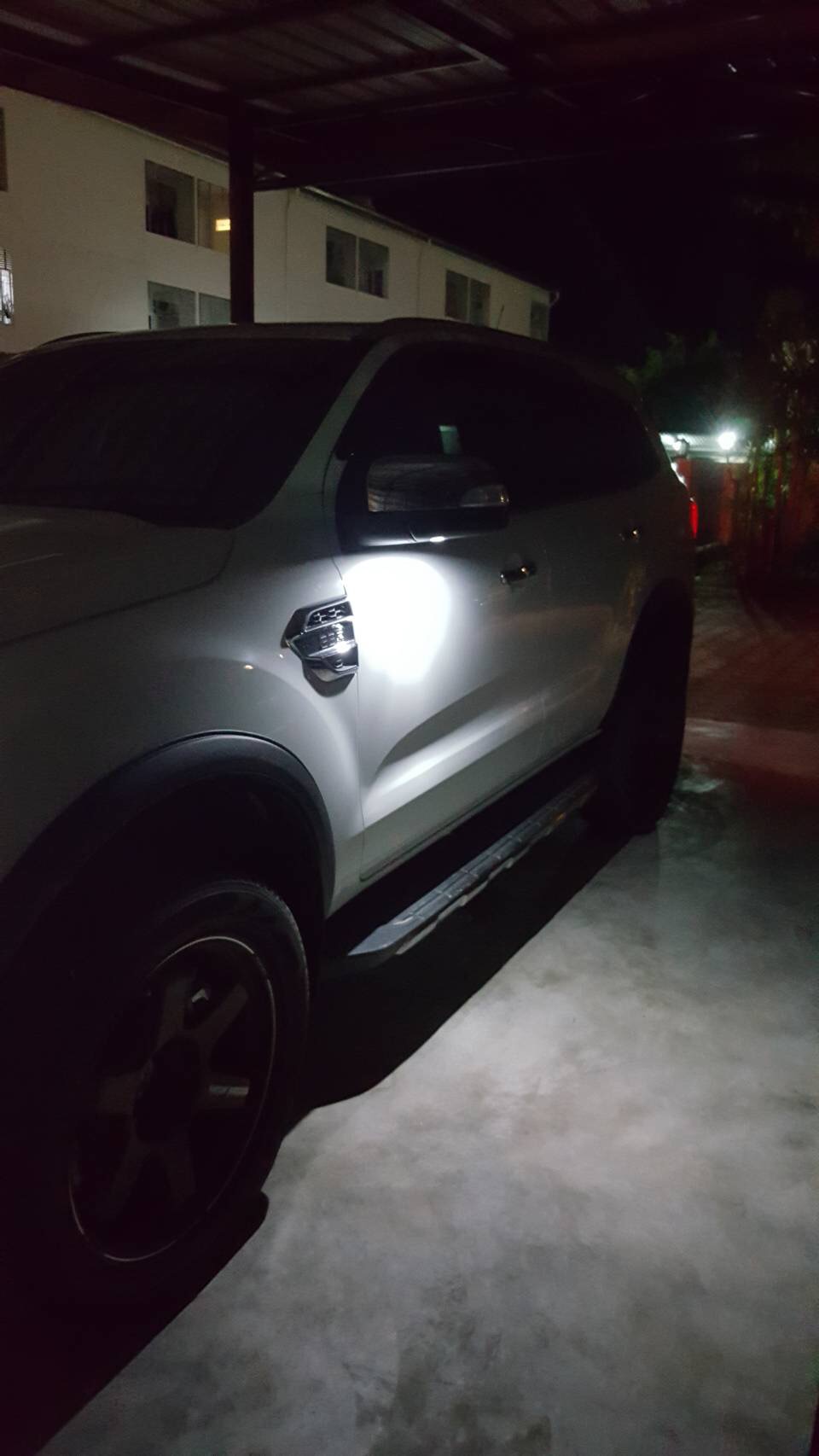 ไฟส่องใต้กระจก LED สีขาว