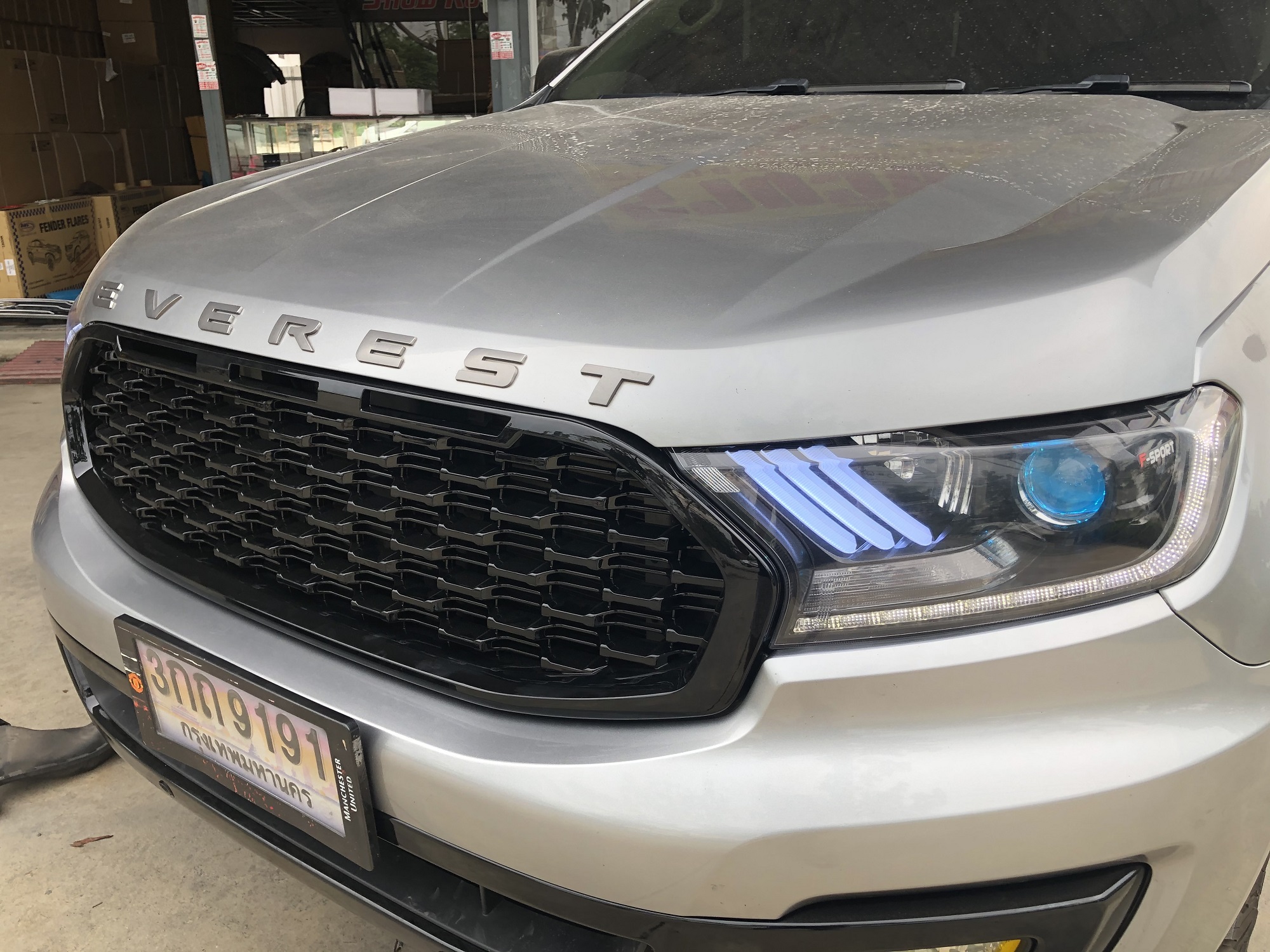 กระจังหน้า Foro Everest2.0 2019-2021 สีดำเงา