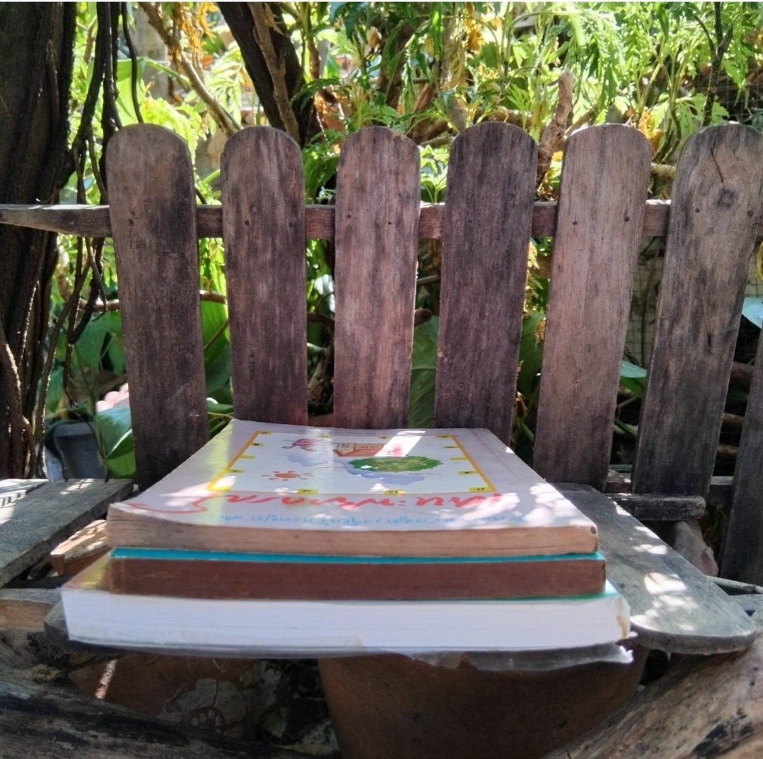 หนังสือพยากรณ์ 3 เล่มครับ เคหะ, ลายมือ และนิสัยตามปีเกิด สภาพสะสมครับ