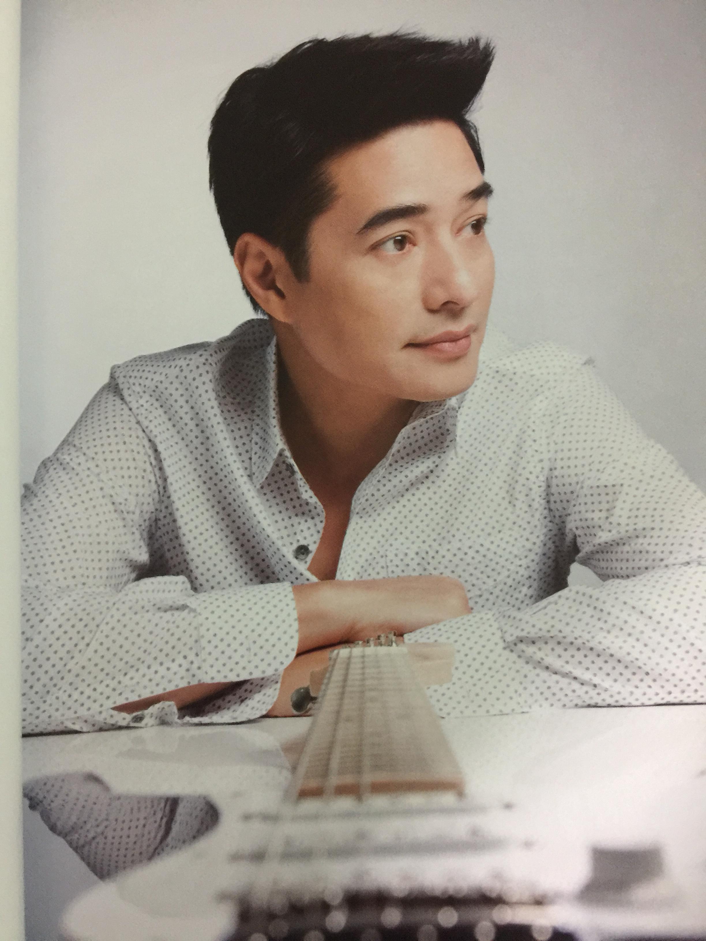 REAL KONG. สหรัถ สังคปรีชา. สุดฯไปเลยกับชีวิต ความรัก ความฝัน ของไอดอลตัวจริง 800 กรัม