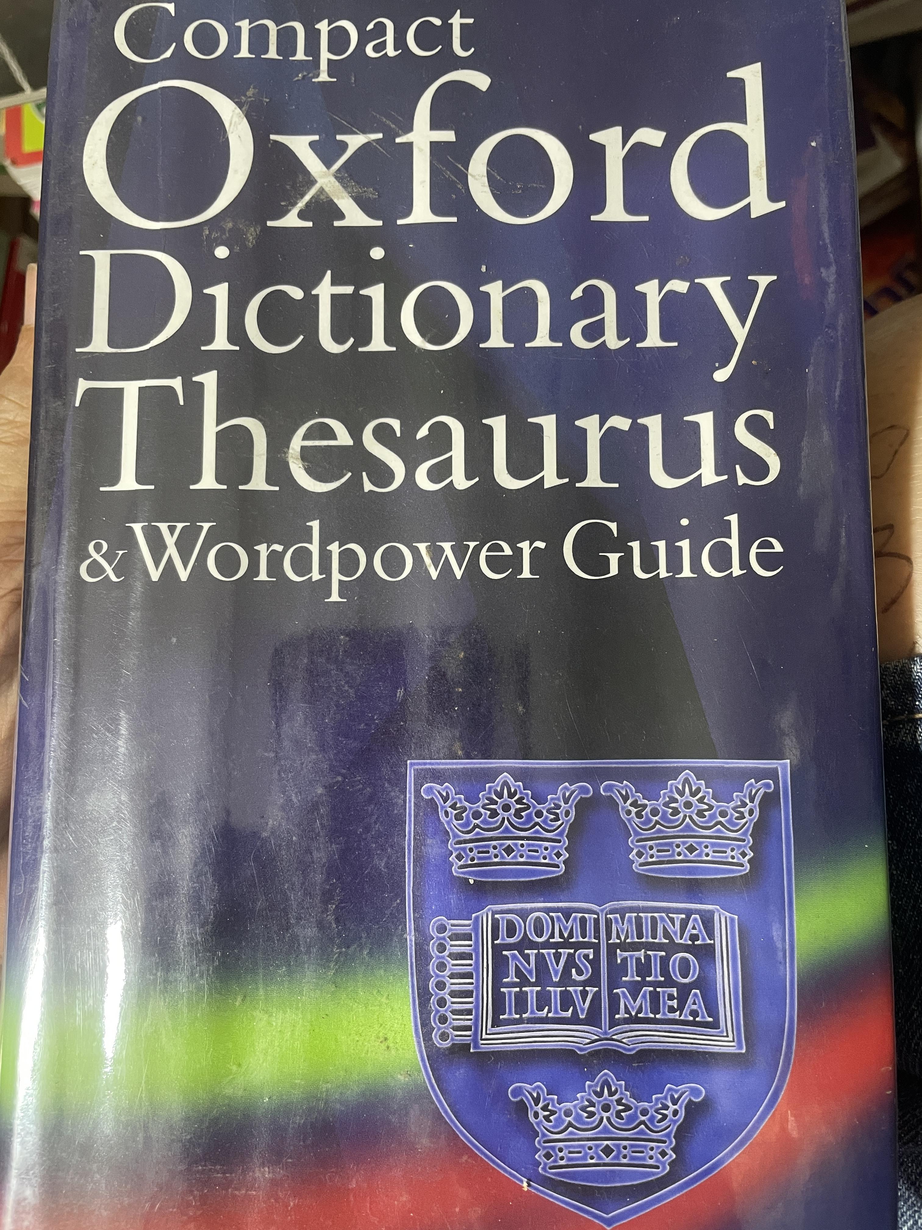 Compack Oxford Dictionary Thesaurus & Wordpower Guide. 6,400 กรัม