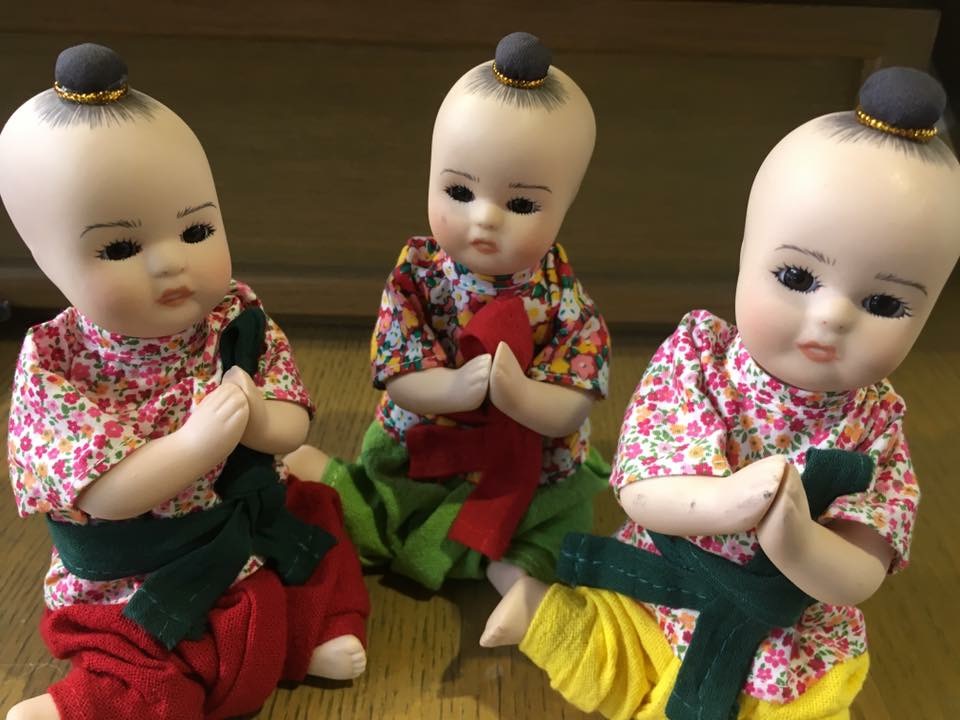 ตุ๊กตาเซรามิค งานไทย เด็กผมจุก พนมมือ