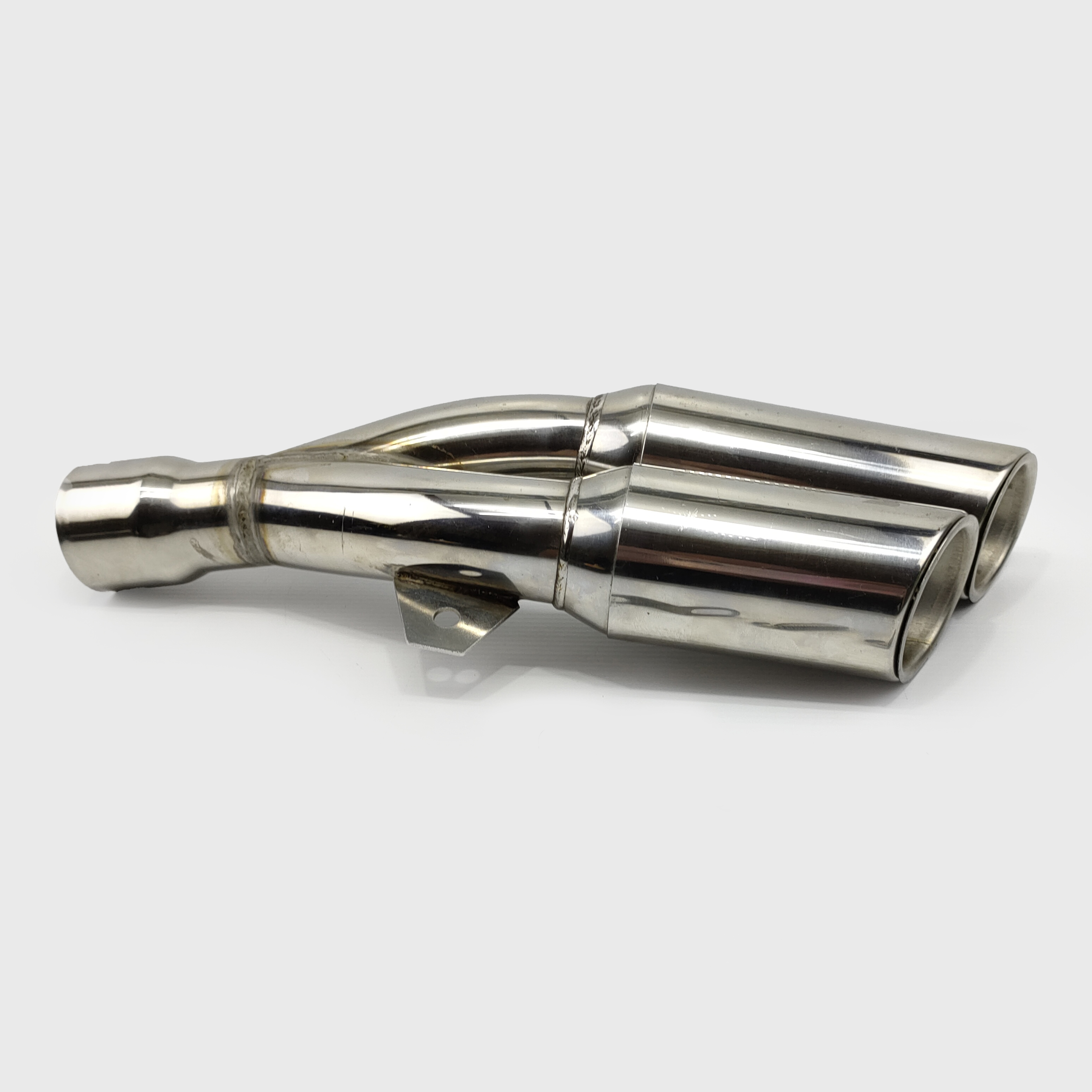 ปลายท่อสูตร ปลายท่อแต่ง Akrapovic สวมคอ 2 นิ้ว ยาว15 นิ้ว ปลาย2รู