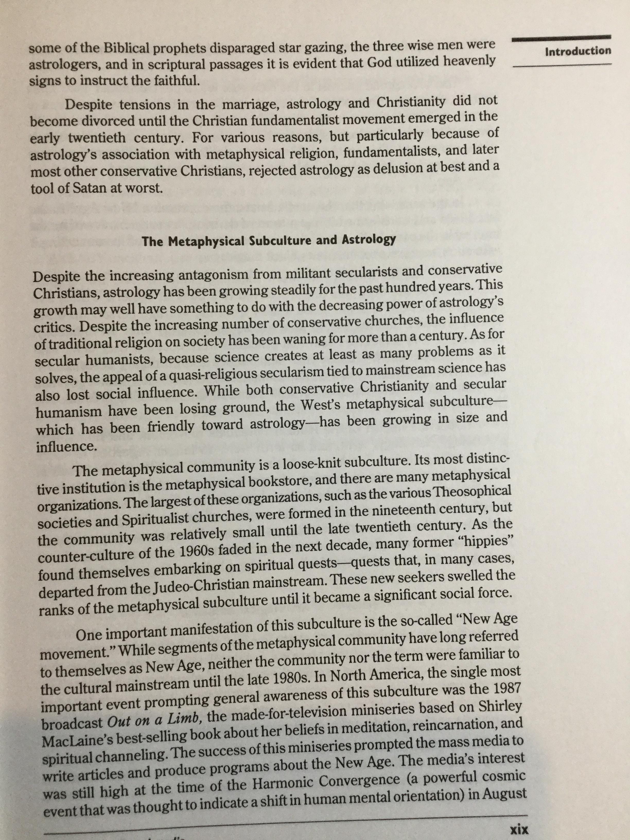 ASTROLOGY ENCYCLOPEDIA. ผู้เขียน James R.Lewis 0 กก.