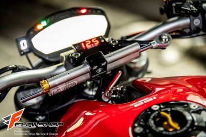 กันสะบัด OHLINS FOR DUCATI MONSTER821