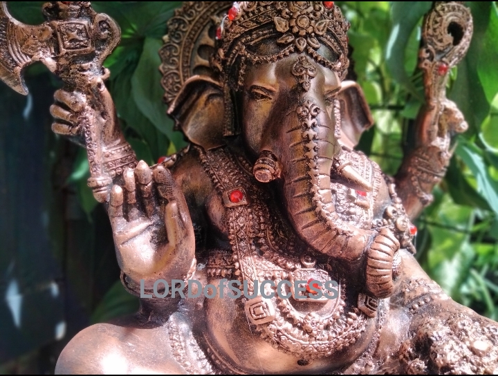 "ร่ำรวยดั่งอภิมหาเศรษฐีพร้อมบารมี พบกับความสำเร็จในสิ่งที่คาดหวัง" พระพิฆเนศ ปางพระทานพร อัครอภิมหาเศรษฐี องค์สีน้ำตาลดำ สูง 18 นิ้ว