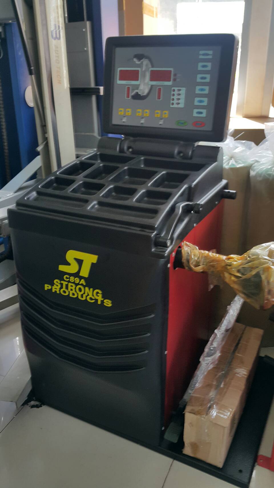เครื่องถ่วงล้อ รุ่น C89A