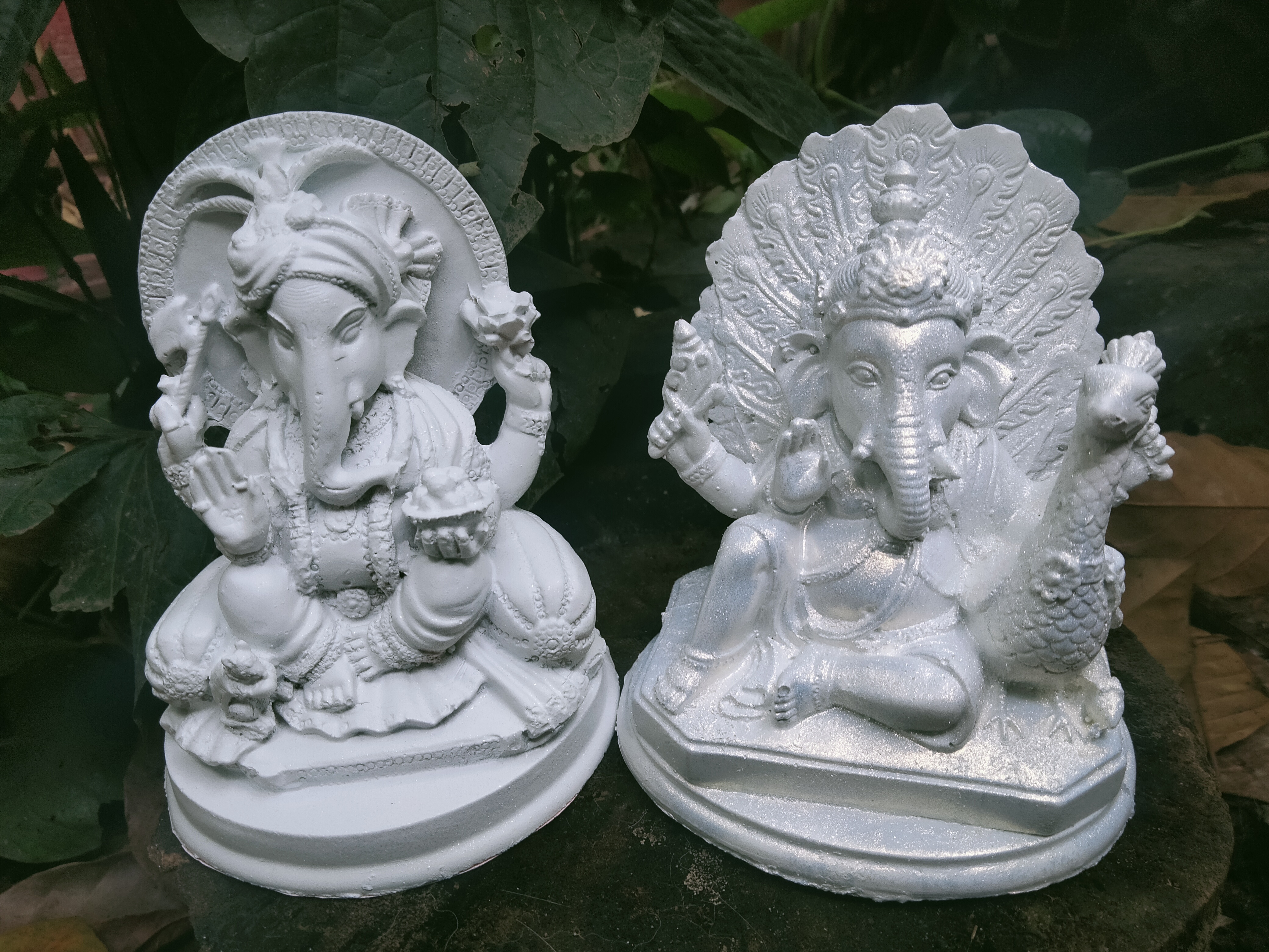 พระพิฆเนศประทับคู่นกยูง สีขาวล้วน เสริมความสำเร็จด้านความรัก สำเนา