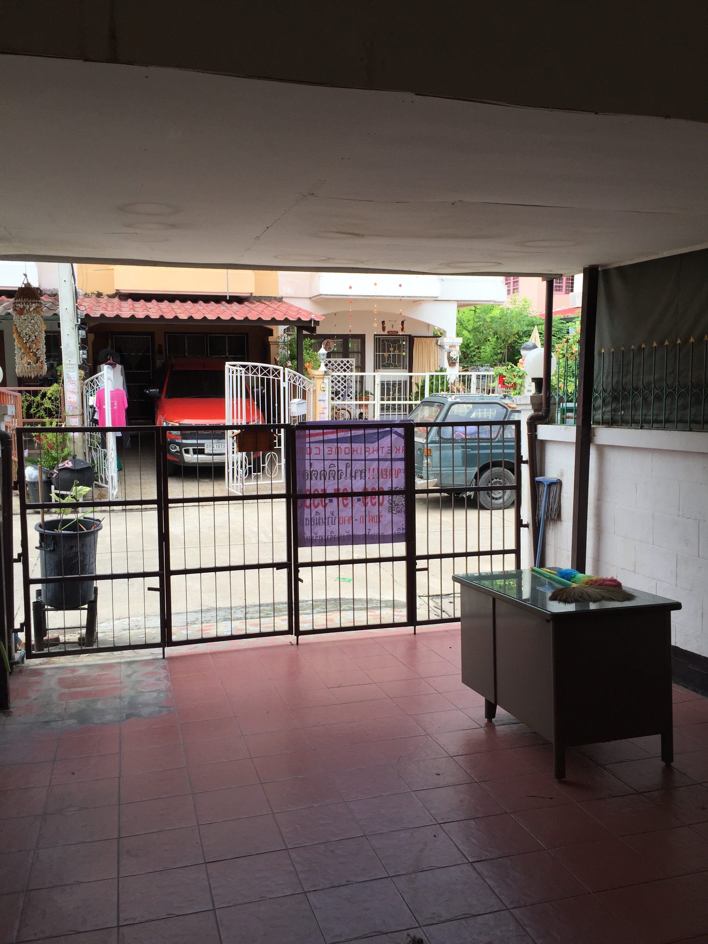 หมู่บ้านพุทธชาด ทาวน์เฮ้าส์ 2 ชั้น 17 ตารางวา 2 นอน 2 น้ำ (สี่แยกบางพลู) ถนนบางกรวย-ไทรน้อย ต.บางรักใหญ่ อ.บางบัวทอง จ.นนทบุรี ใกล้รถไฟฟ้าสายสีม่วง