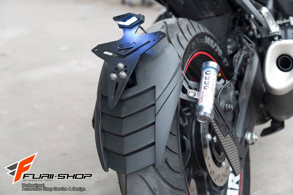 ท้ายทะเบียนยึดกับกันน้ำดีด LEON FOR YAMAHA R3/MT03
