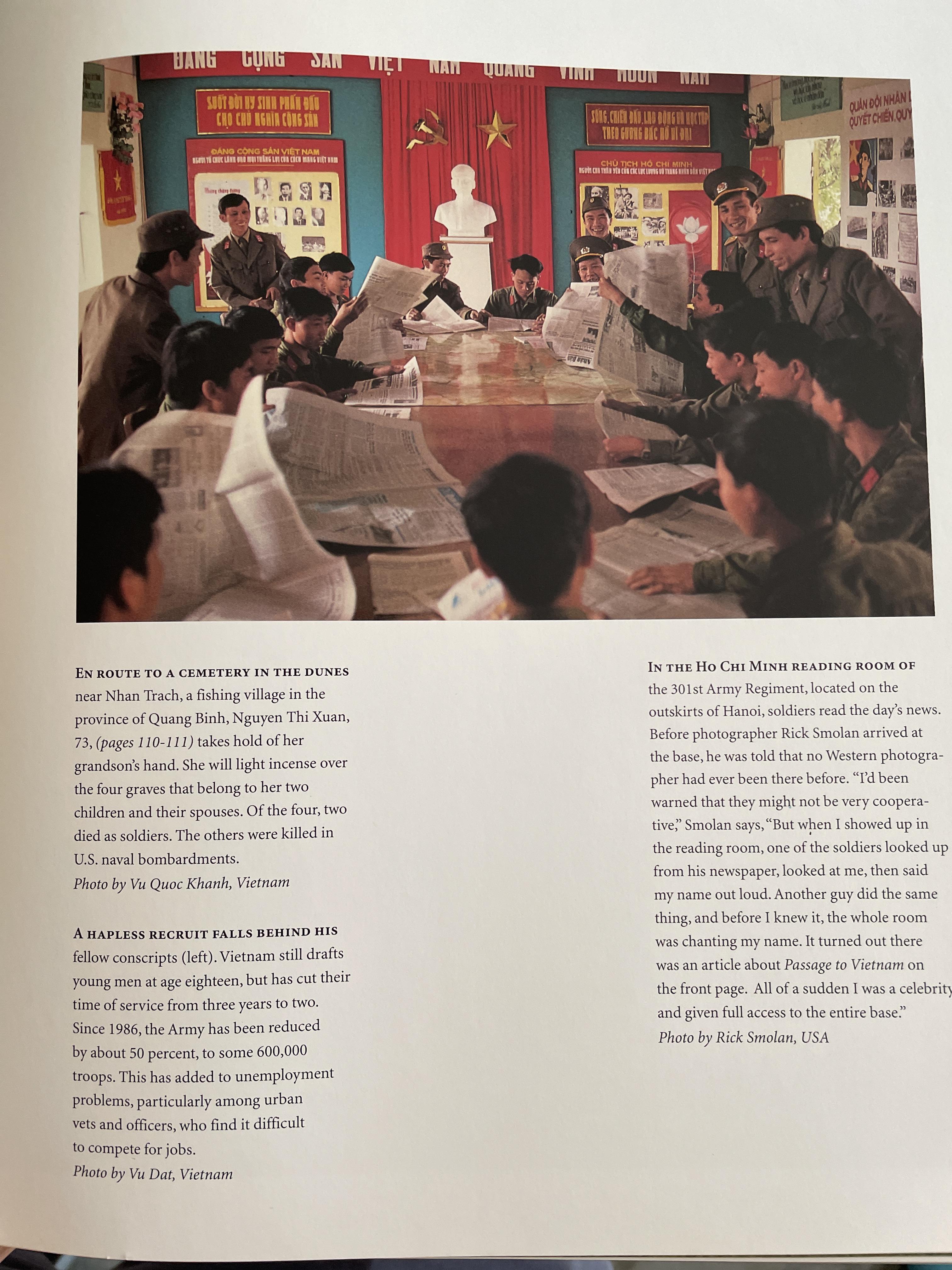 PASSAGE TO. VIETNAM. THROUGH THE. EYES OF SEVENTY PHOTOGRAPHERS. 0 กก.