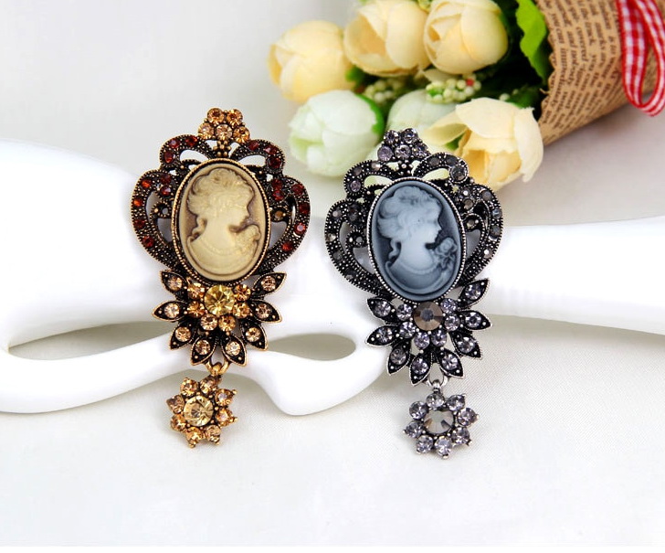 เข็มกลัดวินเทจ คามีโอ Cameo