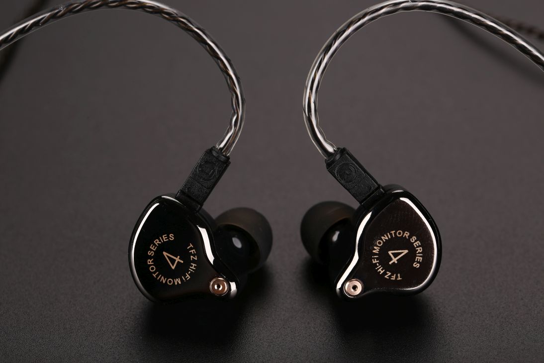 ขายหูฟัง TFZ Series 4 หูฟังแบบไดรเวอร์ Graphene 12mm เสียงร้องหวานขึ้น