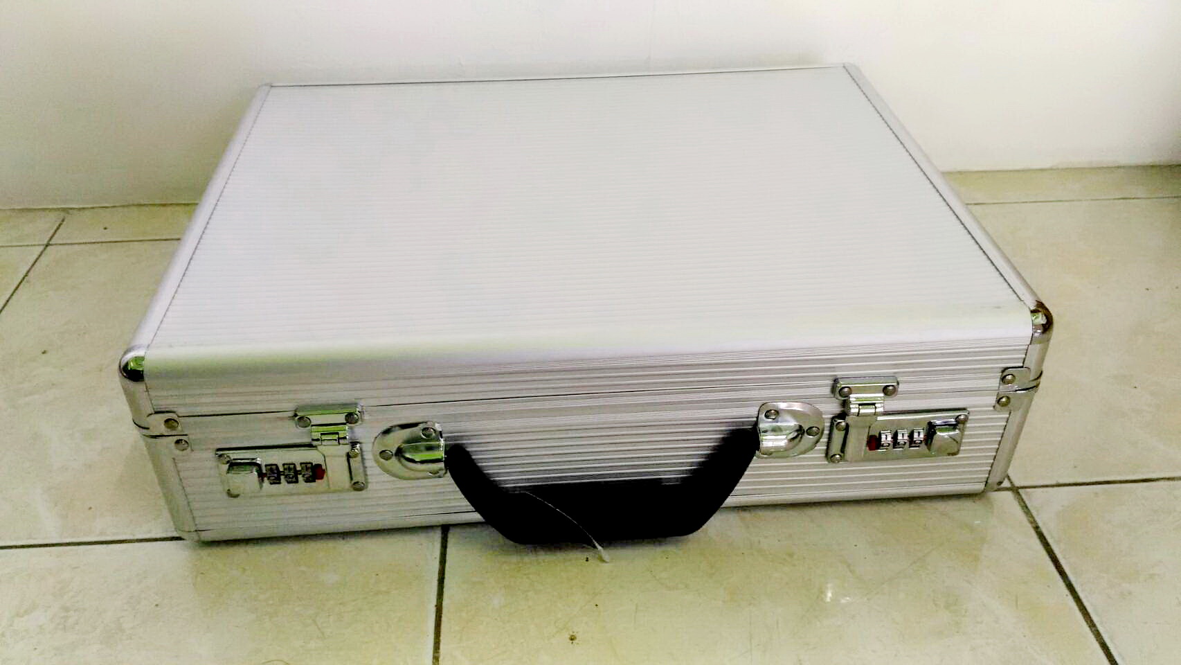 กล่องอลูมิเนียม 32x42x12