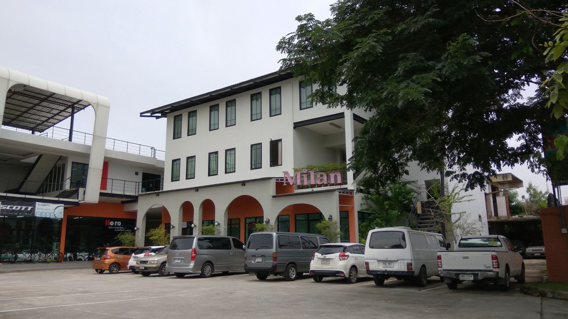 0295 สำนักงานให้เช่า 40-180 ตรม. Panini Plaza ติดถ. ลาดกระบัง ใกล้สนามบินสุวรรณภูมิ