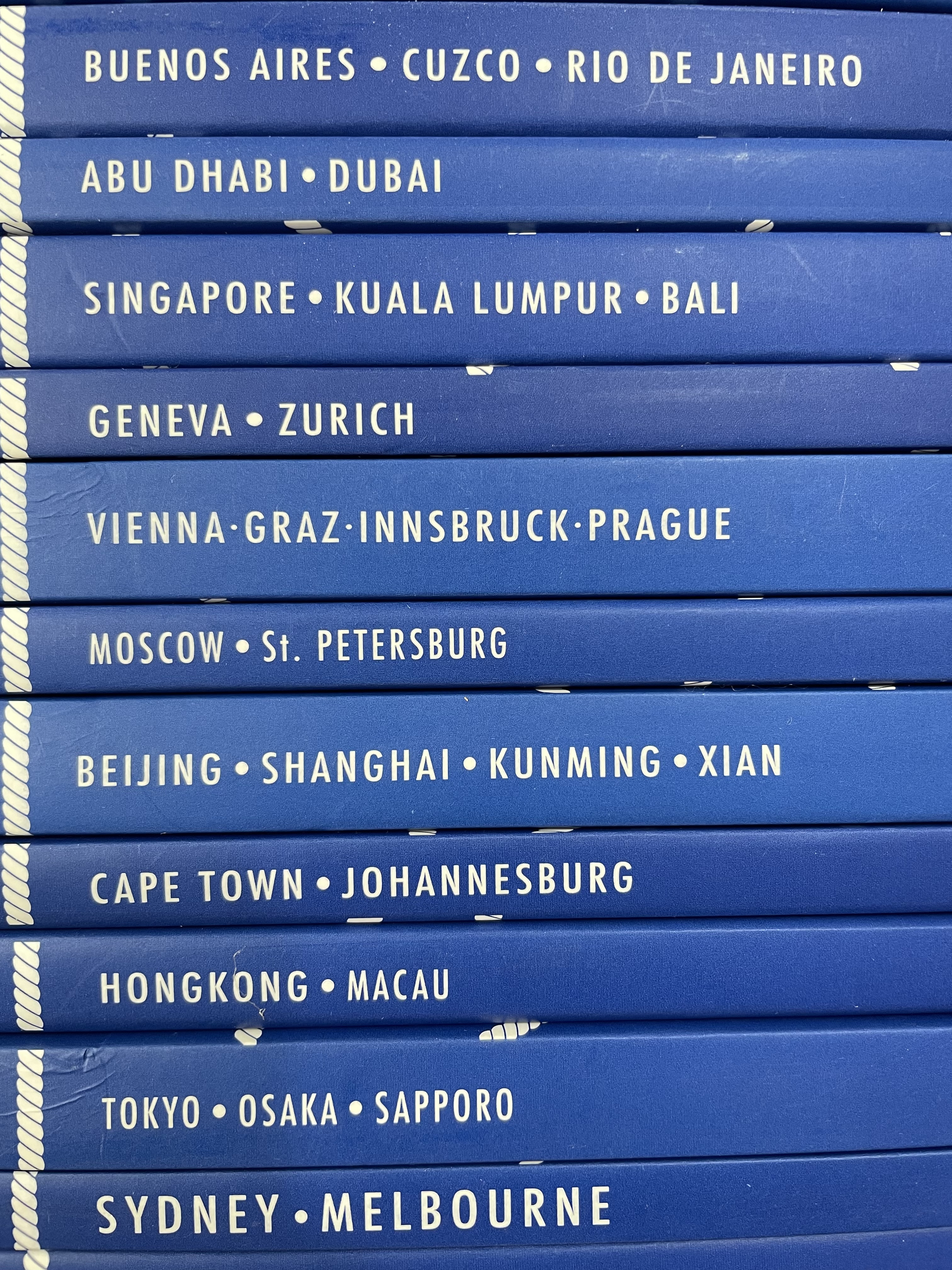 THE POWER DESTINATION 20 JOURNEYS IN. STYLE AROUND THE WORLD CITY GUIDE. KING. POWER EXCLUSIVE. GIFT. COLLECTION. 0 กก.