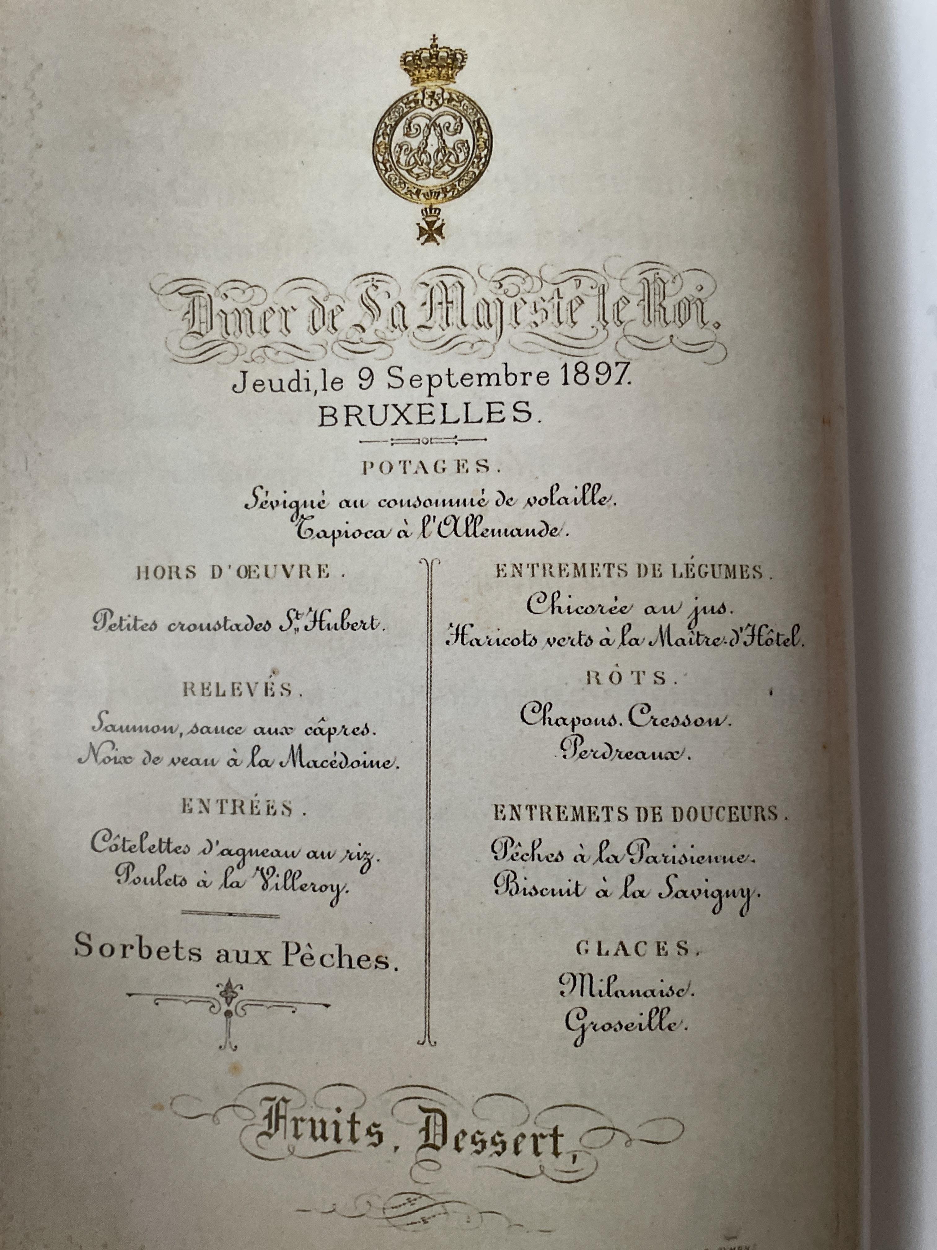 รูปเก่าเล่าเรื่อง. ผู้เขียน พิษณุ จันทร์วิทัน 2 กก.