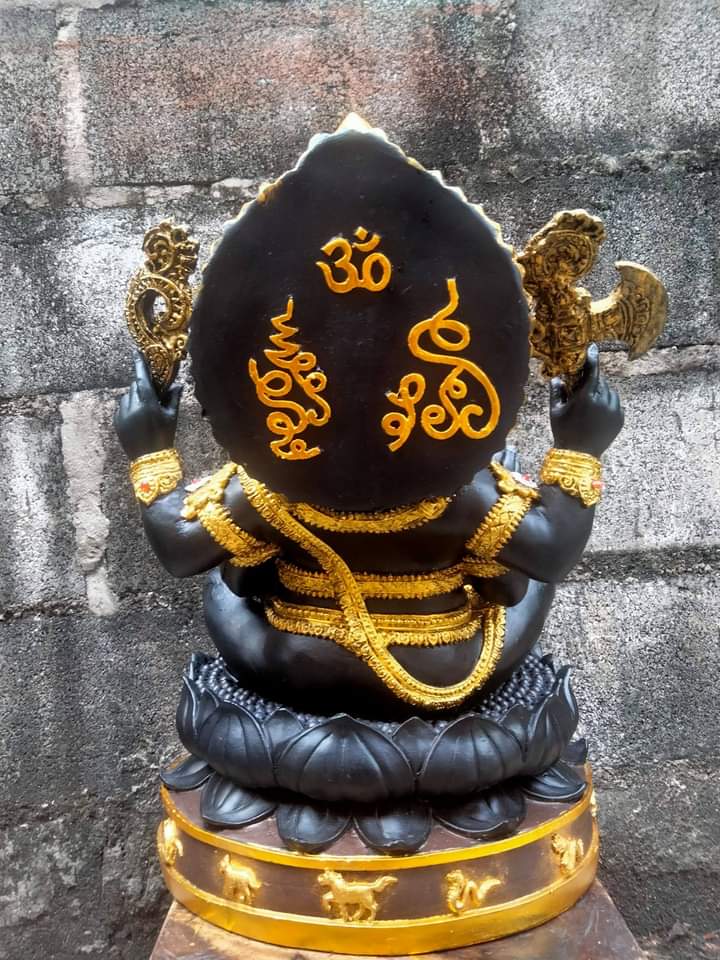 พระพิฆเนศองค์ดำ อภิมหาเศรษฐี ปางราหู ***ลงสีทองเครื่องทรงเต็มองค์ พร้อมประดับเพชรพลอย