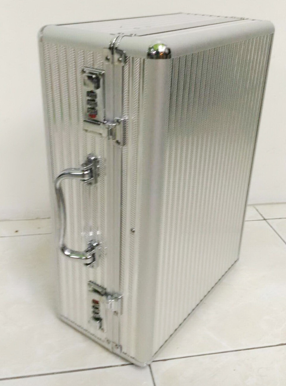 กล่องกระเป๋าอลูมิเนียม 28x38x15