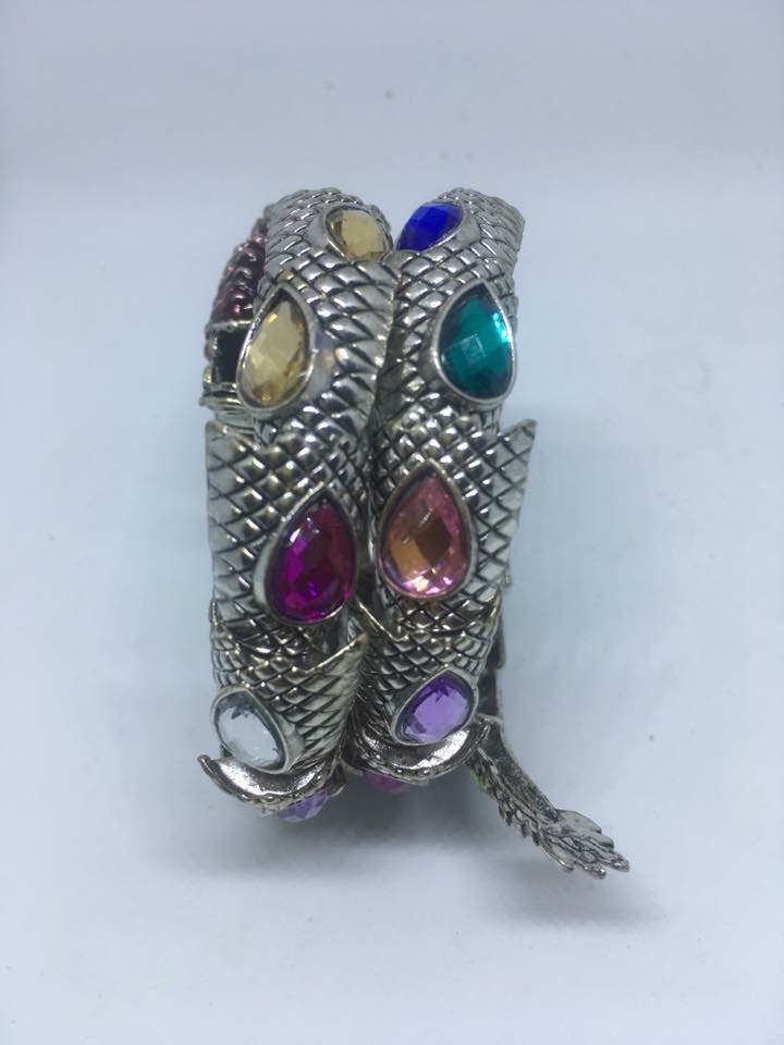 กำไลข้อมือพญานาค พร้อมเพชรนพเก้า 27 เม็ด