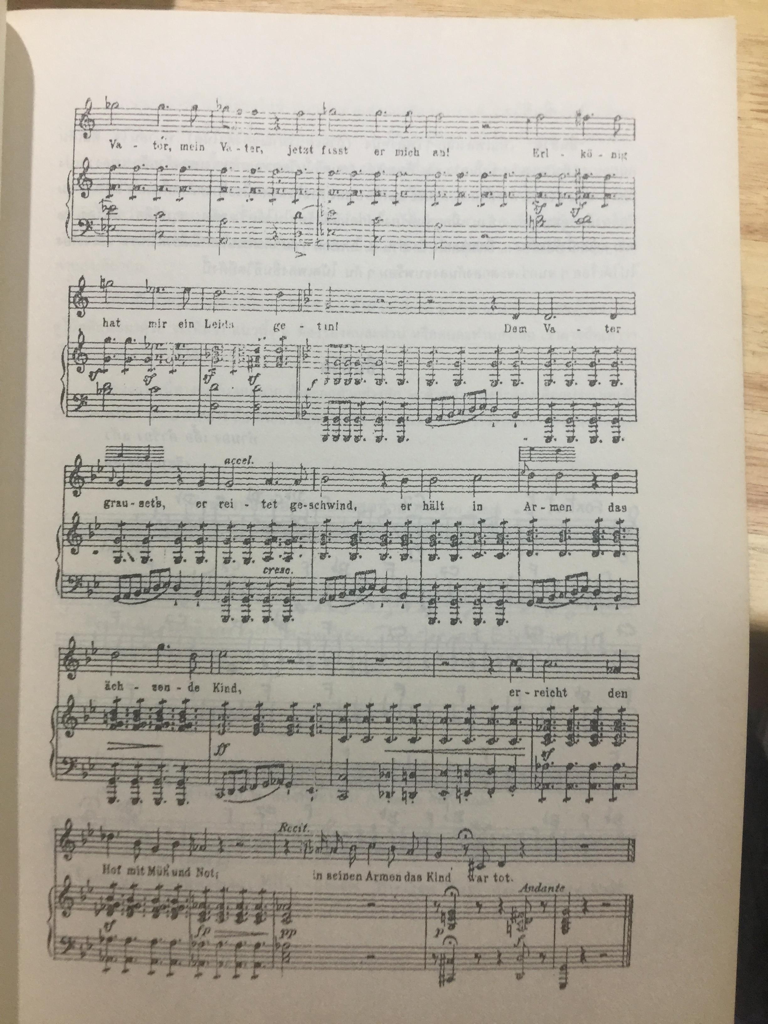 สุนทราภรณ์วิชาการ. บทความจากการสัมมนาสุนทราภรณ์วิชาการ ในวาระครบรอบ 50 ปี คณะดนตรีสุนทราภรณ์ จัดทำโดย คณะอักษรศาสตร์ มหาวิทยาลัยศิลปากร หอสมุดแห่งชาติ กรมศิลปากร และโรงเรียนสุนทราภรณ์การดนตรี 7 กก.