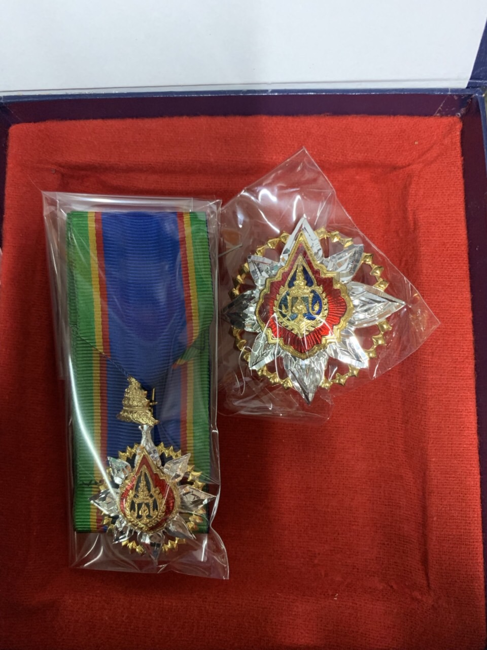 ทวีติยาภรณ์มงกุฎไทย (ทม) สตรี