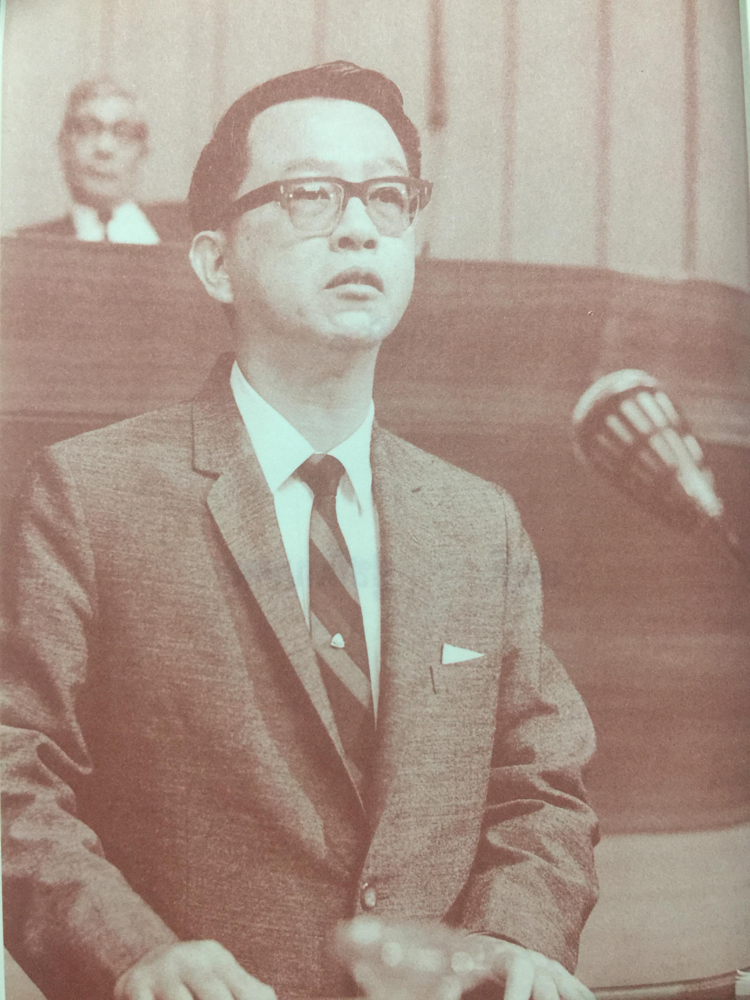 นิคม จันทรวิทุร 2468-2544. ชีวประวัติ และผลงาน. เป็นหนังสือที่ระลึกในงานพระราชทานเพลิงศพ ฯ 0 กก.