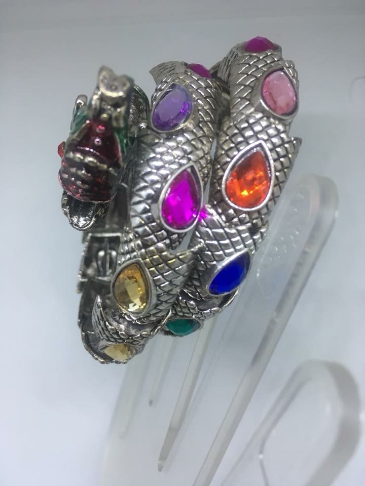 กำไลข้อมือพญานาค พร้อมเพชรนพเก้า 27 เม็ด