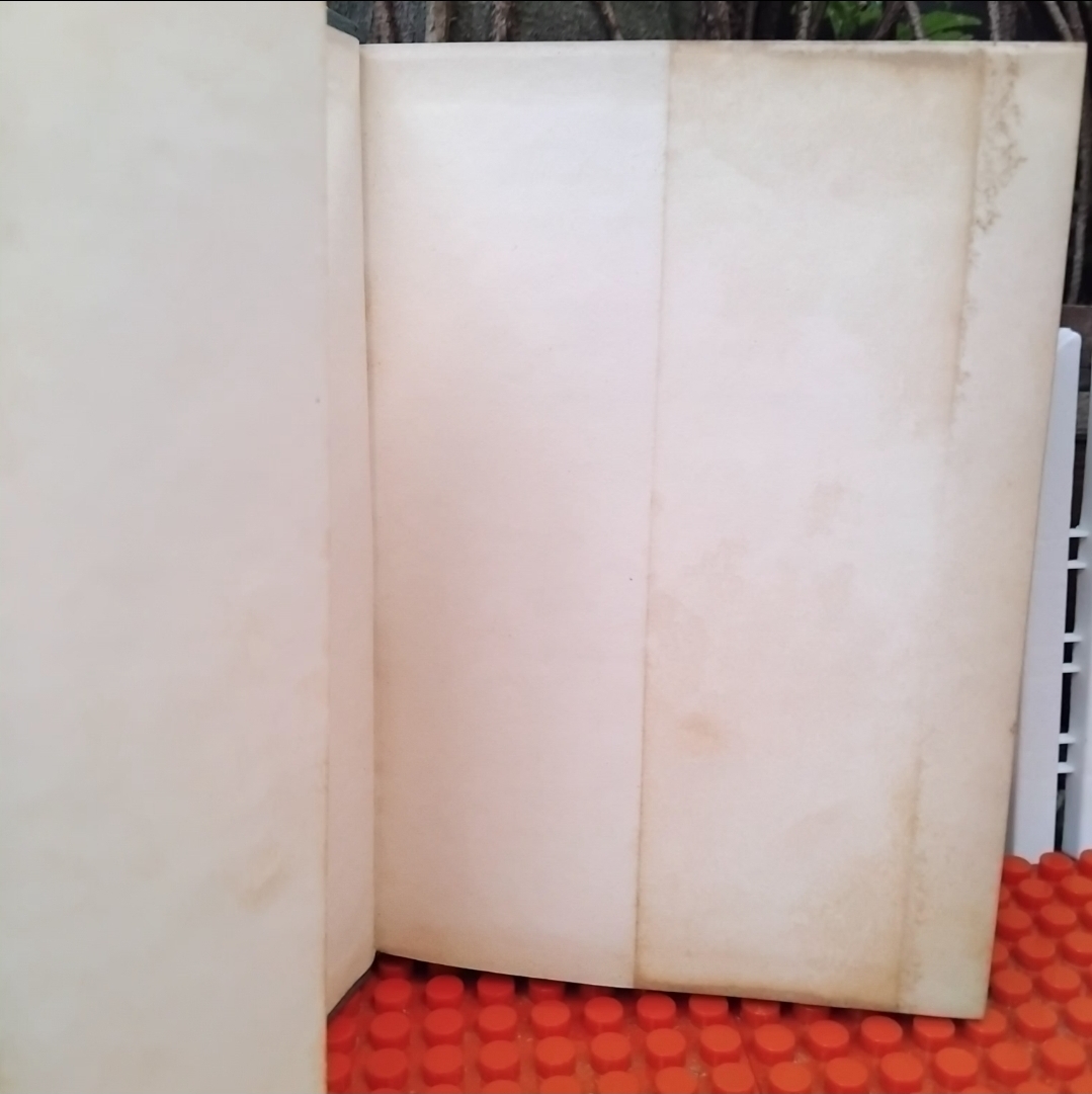 คู่มือศัพท์หมวดทหาร โดย พ.ท.โกมล เกษรสุคนธ์ มี 21หมวดคำศัพท์ วิธีการเขียนหนังสือราชการและแนวข้อสอบ+เฉลย มือ1