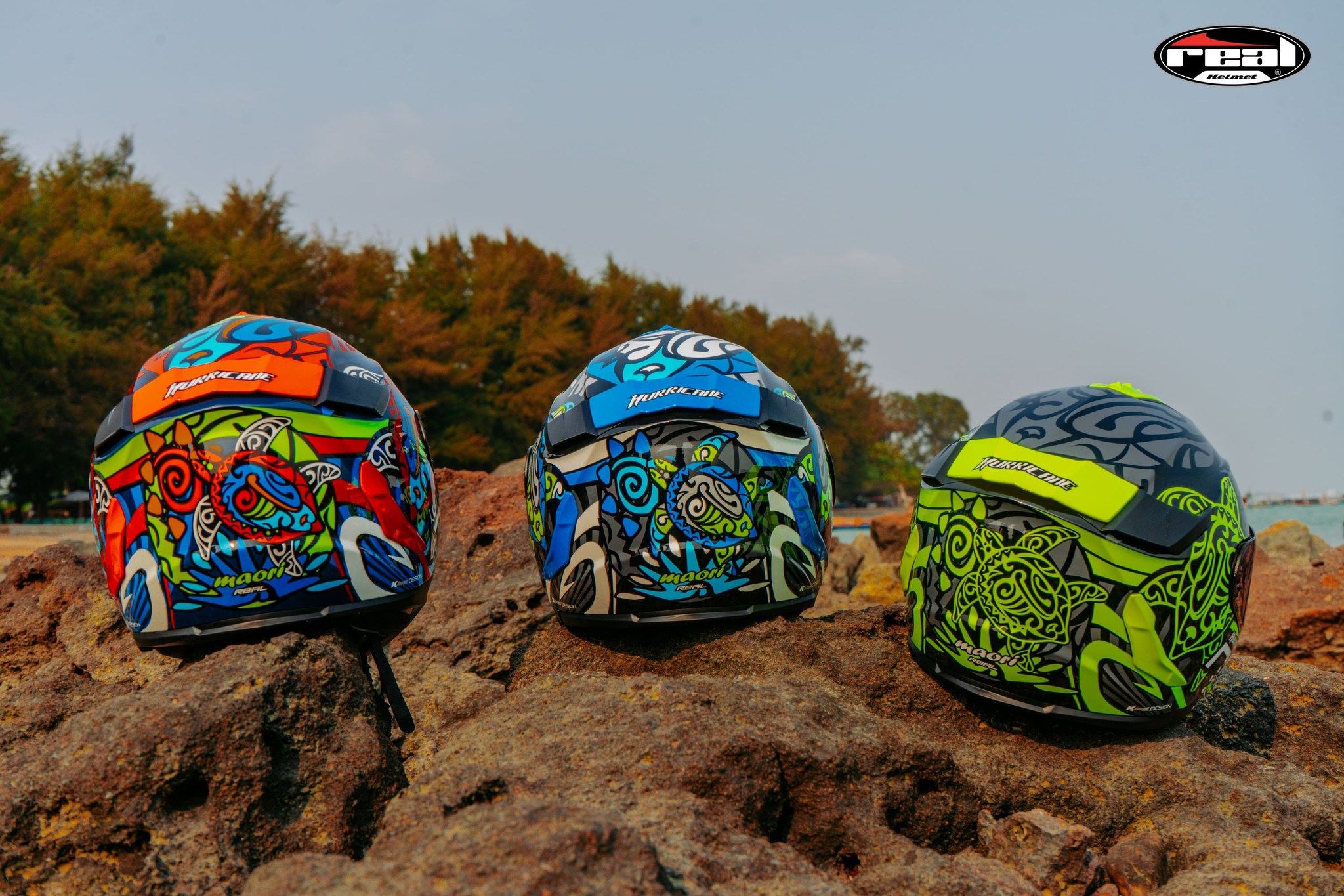หมวกกันน็อคเต็มใบ หมวกกันน็อค Real Helmets รุ่น Hurricane Maori สีดำ-น้ำเงิน