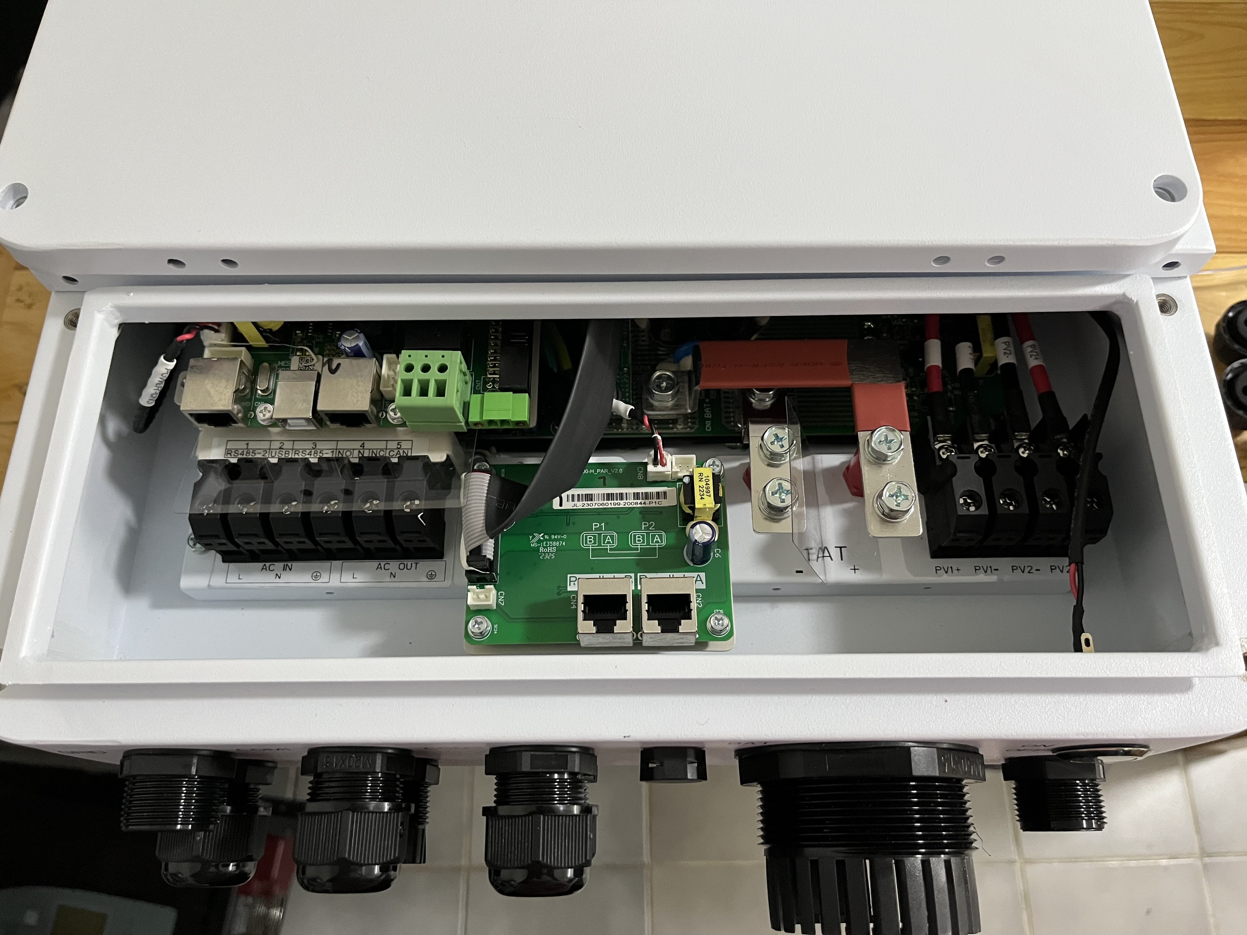 SRNE Hybrid inverter 6kW ไฮบริด ออนกริด/ออฟกริด ขนานเครื่องได้ รองรับการไม่ต่อแบต มีระบบกันไฟย้อน ตัวเครื่องกันน้ำกันฝุ่น ต่อแผงได้2สตริง รับแผง500V