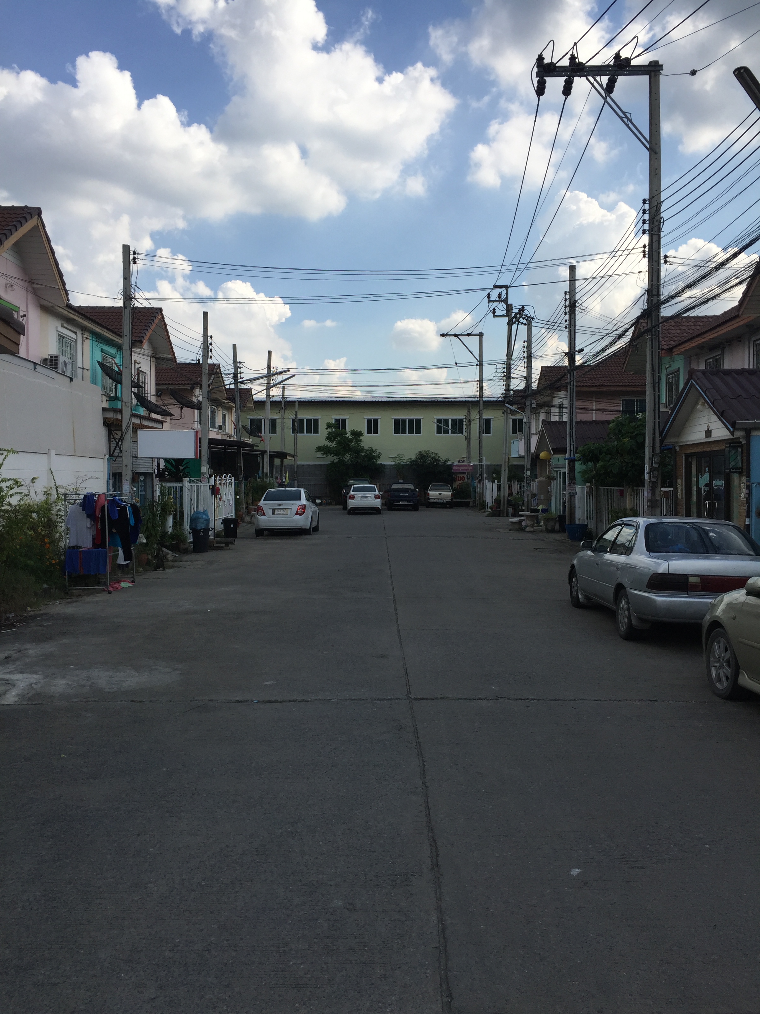 ขายทาวน์เฮ้าส์ 2ชั้น 17 ตรว. 2 นอน 2 น้ำ ม.นวรัตน์ ถนน กาญจนาภิเษก - จันทร์ทองเอี่ยม บางบัวทอง นนทบุรี ใกล้สถานีรถไฟฟ้าสายสีม่วง (บางไผ่)