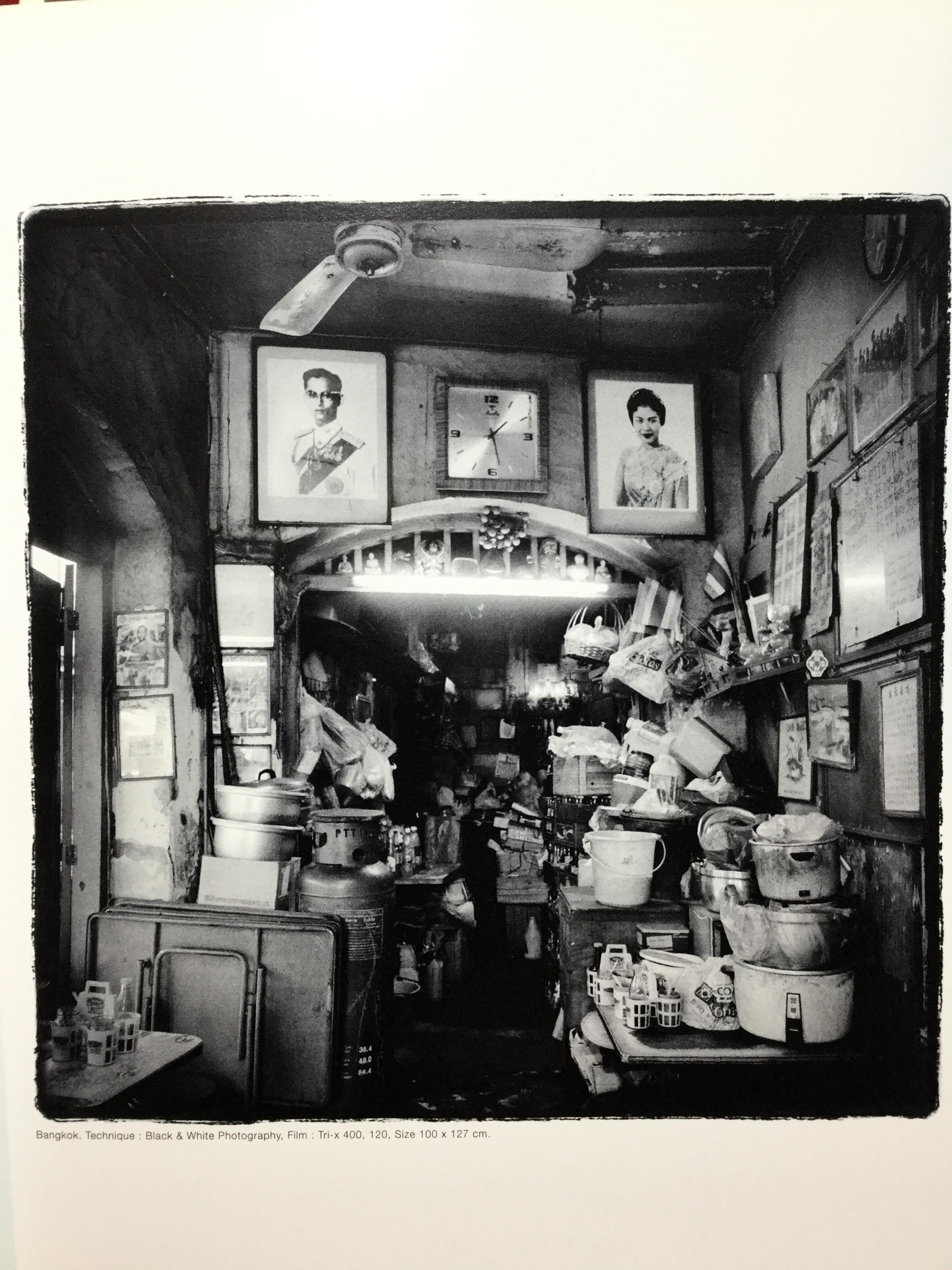 ภาพเล่าเรื่อง พระเจ้าอยู่หัวในดวงใจ Our Beloved King ผู้เขียน Anuchai Secharunputong 0 กก.