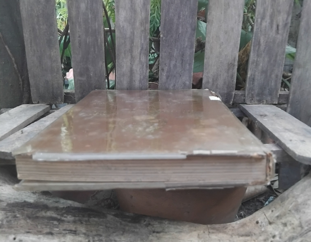 ตำนานพระพุทธเจดีย์ พระนิพนธ์ สมเด็จพระเจ้าบรมวงศ์เธอ กรมพระยาดำรงราชานุภาพ หม่อมเจ้าสุภัทรดิศ ดิศกุล ทรงทำเชิงอรรถเพิ่มเติม