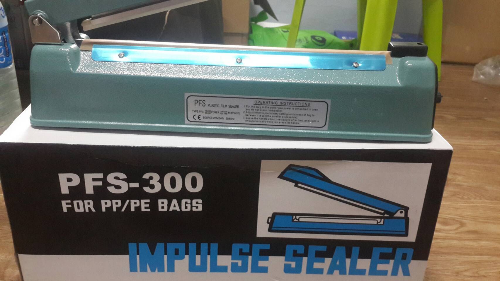 เครื่องซีลมือกด FS-300 ความกว้าง 30 ซม 400 Watt แบบโลหะ