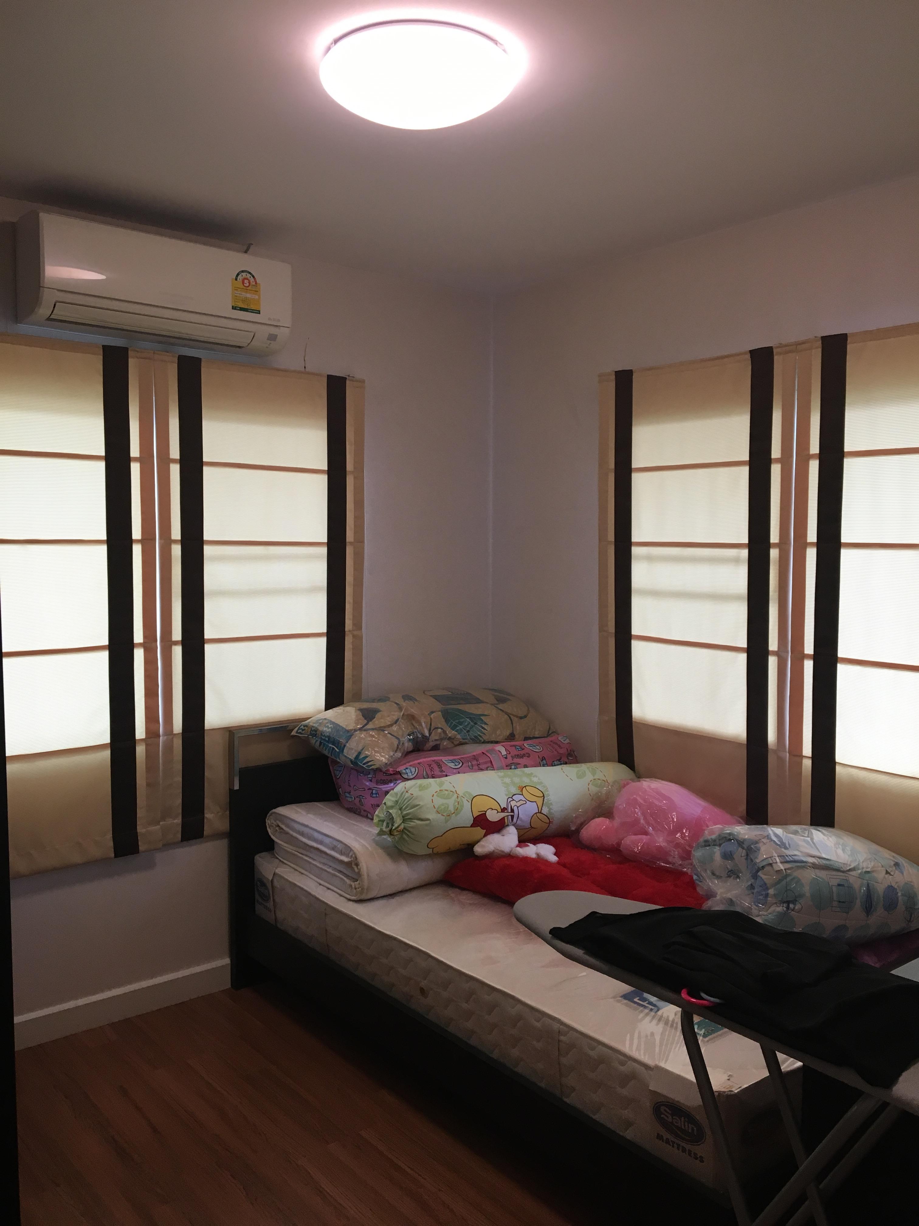 หมู่บ้านพฤกษ์ลดา345 เนื้อที่ 50.2 ตร.ว. 2 ชั้น 3 นอน 2 น้ำ 1 ครัว 1 พักผ่อน สไตล์โมเดิร์น ถนน345 ถนนราชพฤกษ์ ต.บางตะไนย์ อ.ปากเกร็ด จ.นนทบุรี