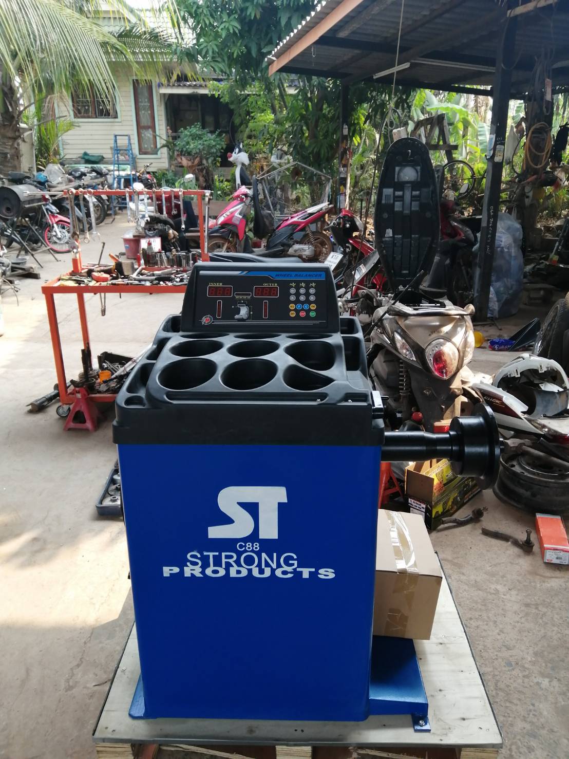 เครื่องถ่วงล้อ C88
