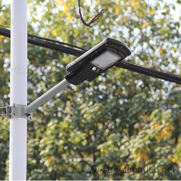 โคมไฟถนนled โซล่าเซลล์ 30w All In One