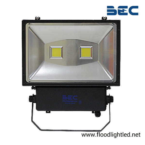 สปอร์ตไลท์ LED 200w รุ่น FINA ยี่ห้อ BEC (แสงส้ม)