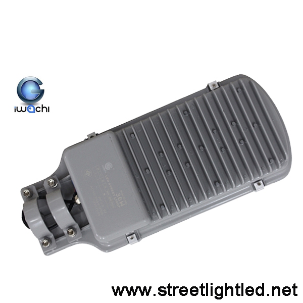 โคมไฟถนน LED IWACHI 36w