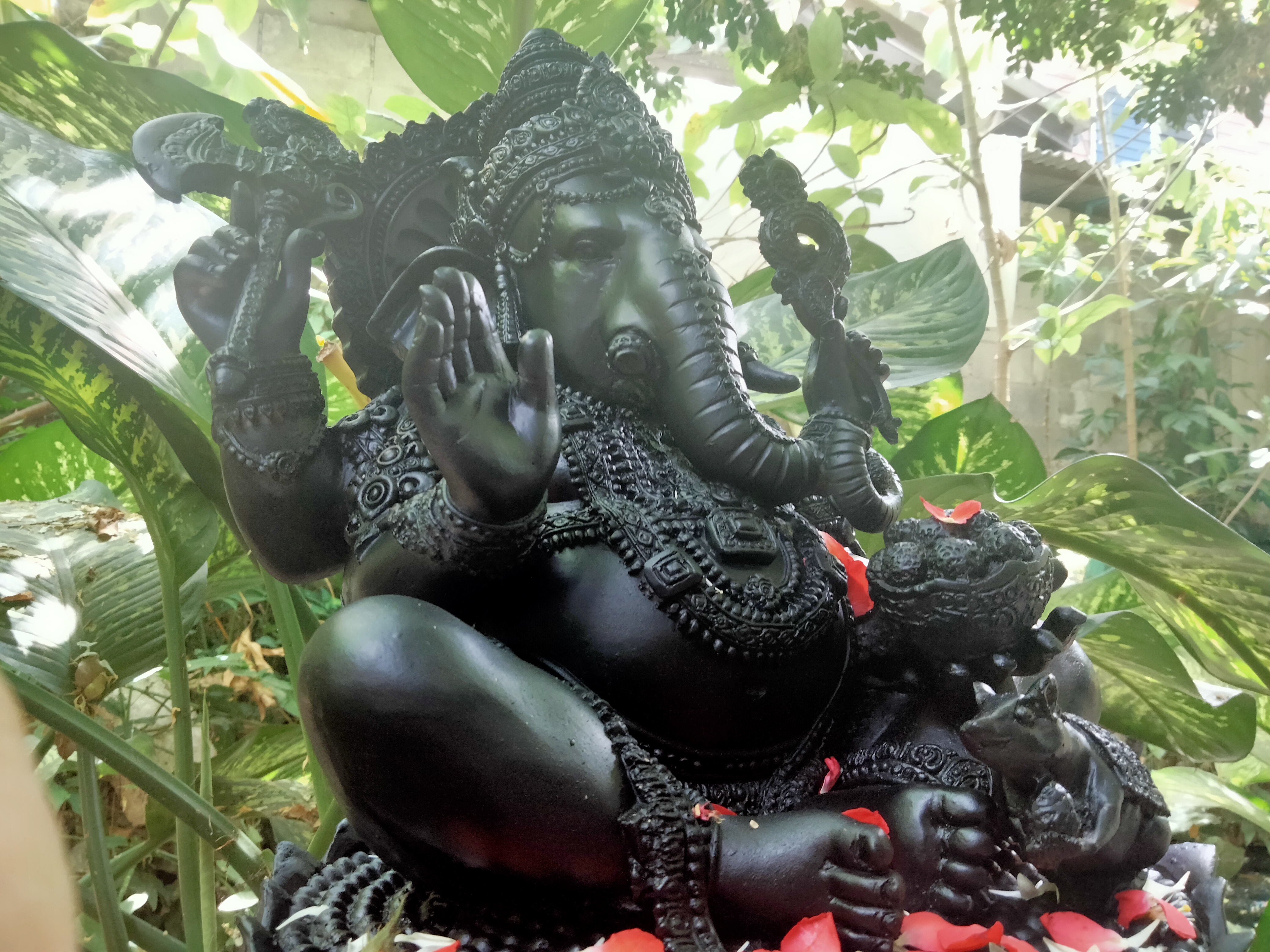 พระพิฆเนศองค์ดำ ราหู เหมาะสำหรับผู้เกิดวันพุธกลางคืนเป็นที่สุด....!!