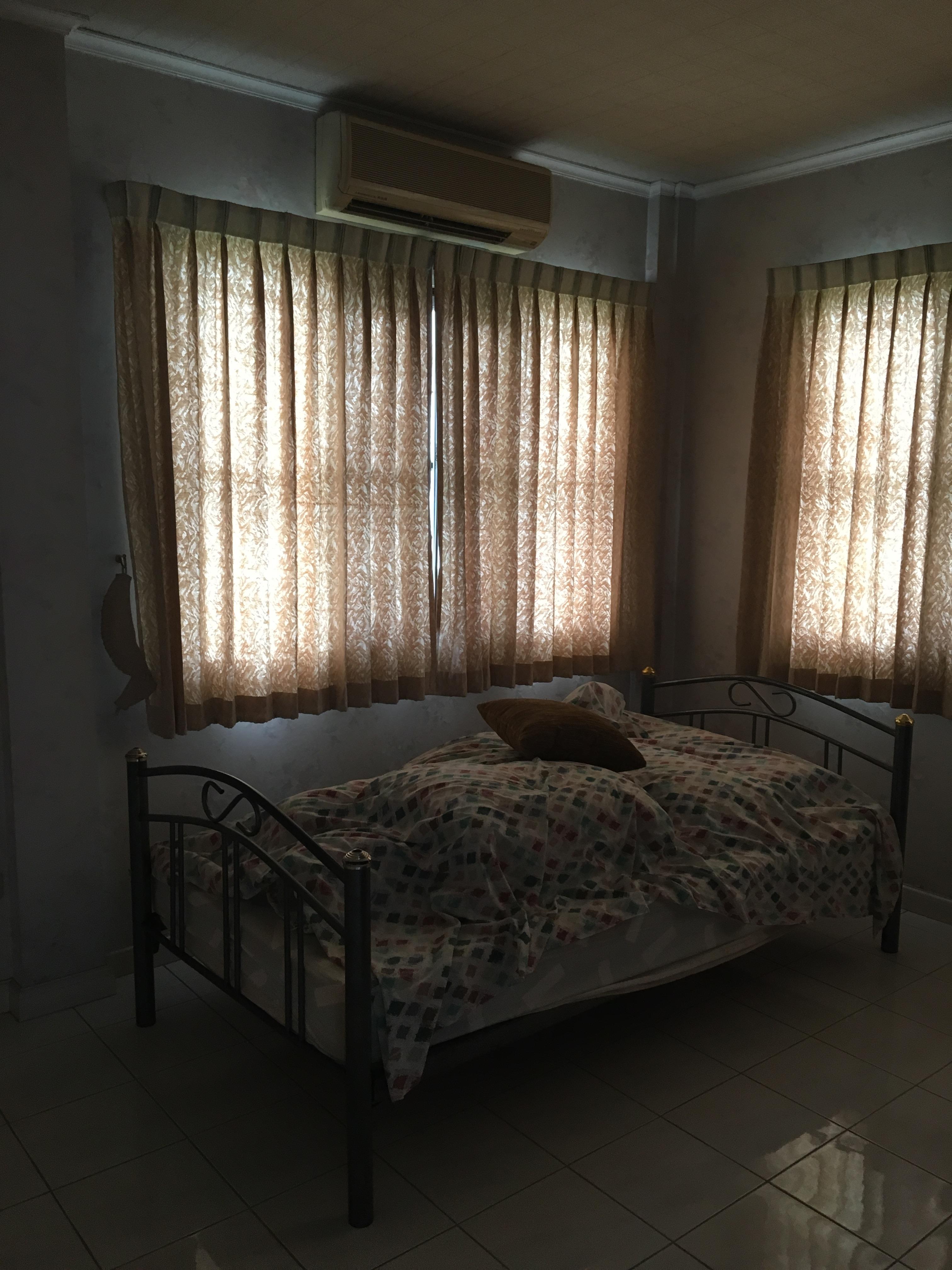 หมู่บ้าน นันทวัน-กาญจนาภิษก 79ตรว. 3นอน3น้ำ 1ห้องรับแขก 1ห้องโถง 1ห้องครัว ที่จอดรถ 2คัน โครงการติดถนนกาญจนภิเษก ระบบรักษาความปลอดภัย 24 ชม.